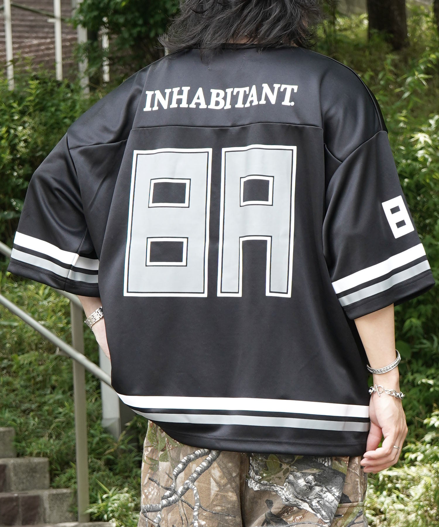 【MENS】ビッグシルエット フロントナンバリングプリント 半袖フットボールTシャツ /inhabitant(インハビタント)