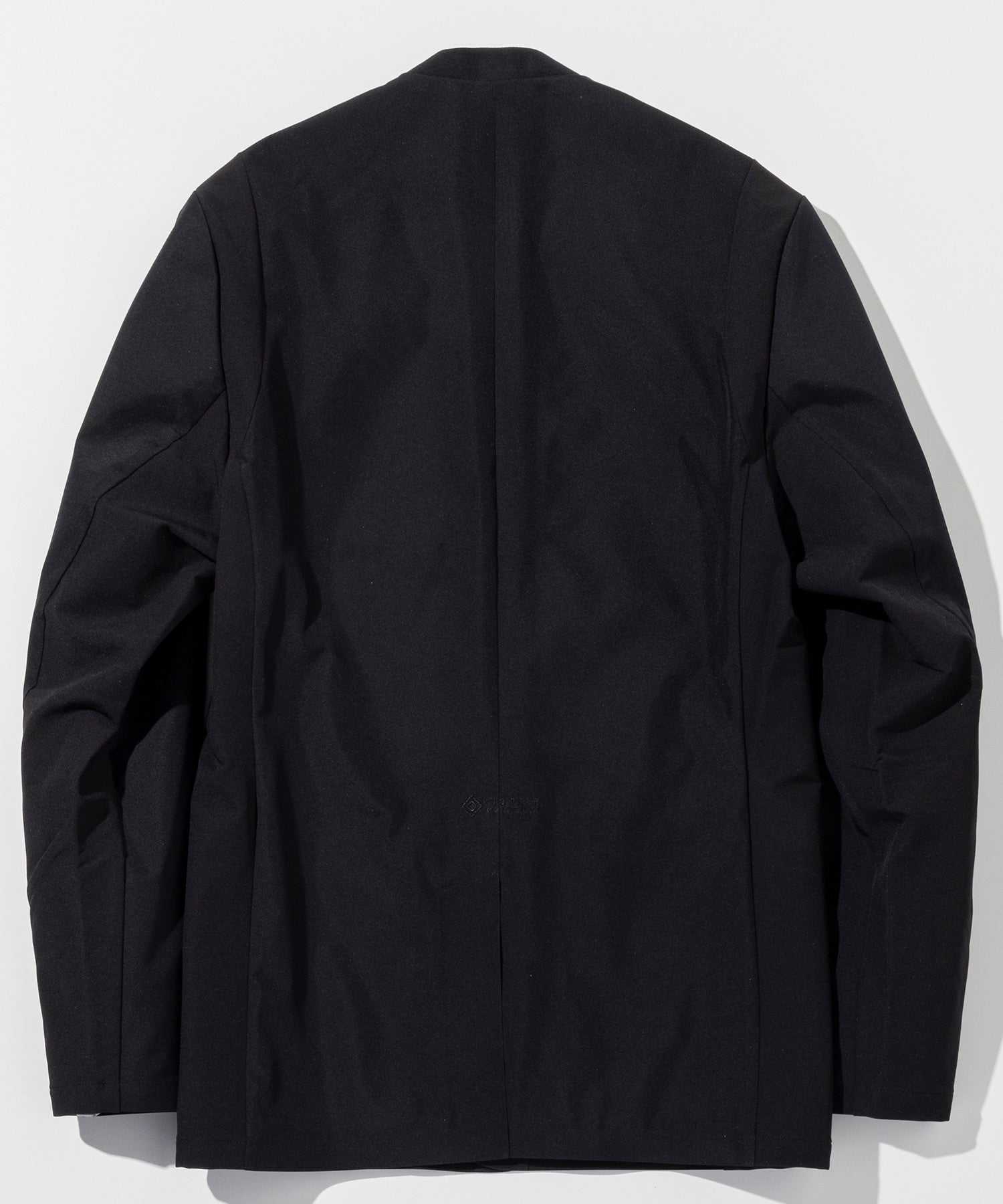 【MENS】GTX NO COLLAR JACKET ノーカラージャケット / WINDSTOPPER(R) プロダクト by GORE-TEX LABS /ウィンドストッパー/ゴアテックス/1PIU1UGUALE3 RELAX × +phenix(ウノピゥウノウグァーレトレ リラックス)