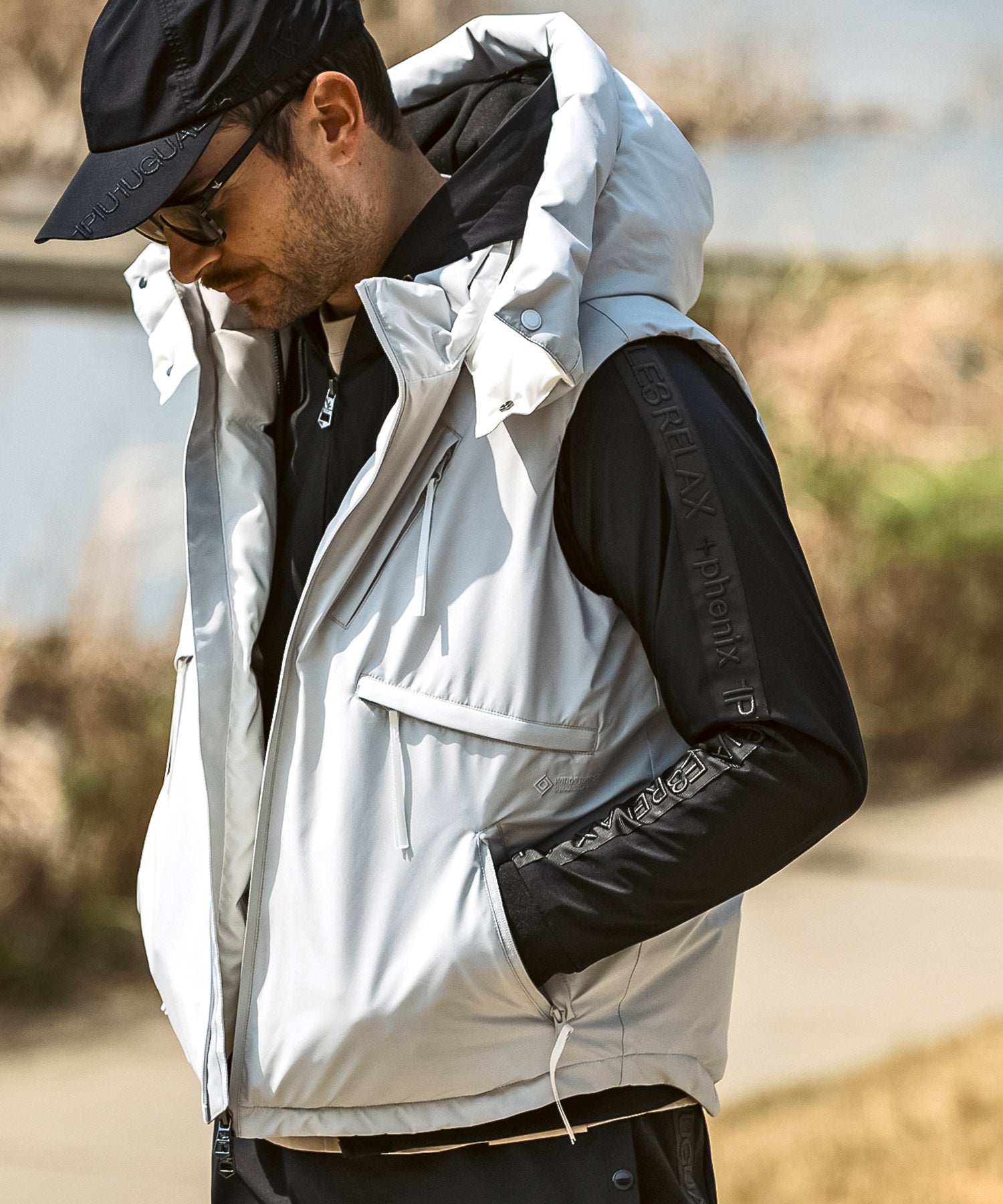 【MENS】GTX SLEEVE LOGO LINE HOODIE スリーブロゴラインフーディー / WINDSTOPPER(R) プロダクト by GORE-TEX LABS /ウィンドストッパー/ゴアテックス/1PIU1UGUALE3 RELAX × +phenix(ウノピゥウノウグァーレトレ リラックス)