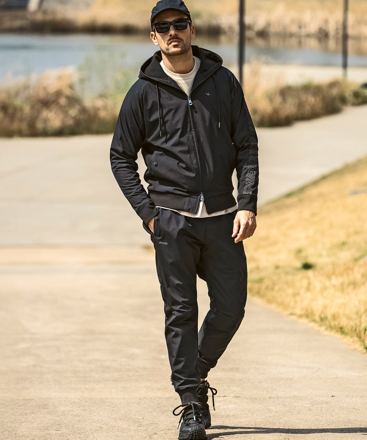 【MENS】GTX SIDE LOGO JOGGER PANTS サイドロゴジョガーパンツ / WINDSTOPPER(R) プロダクト by GORE-TEX LABS /ウィンドストッパー/ゴアテックス/1PIU1UGUALE3 RELAX × +phenix(ウノピゥウノウグァーレトレ リラックス)