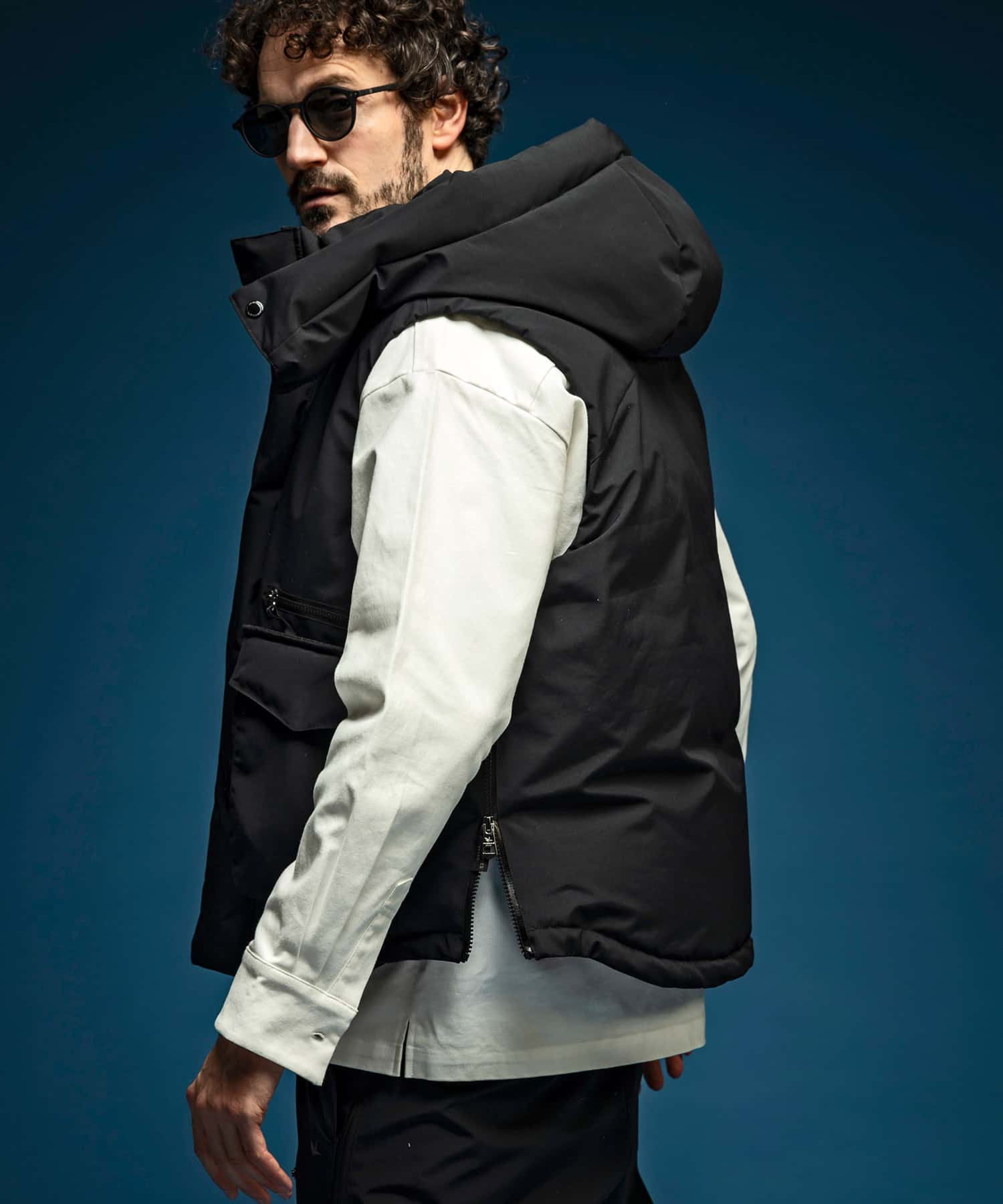 【MENS】フラップポケットダウンベスト WINDSTOPPER(R) プロダクト by GORE-TEX LABS /ウィンドストッパー/ゴアテックス/1PIU1UGUALE3 RELAX × +phenix(ウノピゥウノウグァーレトレ リラックス)