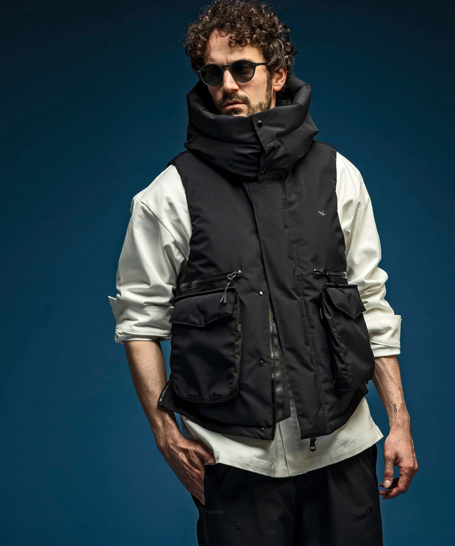 【MENS】フラップポケットダウンベスト WINDSTOPPER(R) プロダクト by GORE-TEX LABS /ウィンドストッパー/ゴアテックス/1PIU1UGUALE3 RELAX × +phenix(ウノピゥウノウグァーレトレ リラックス)