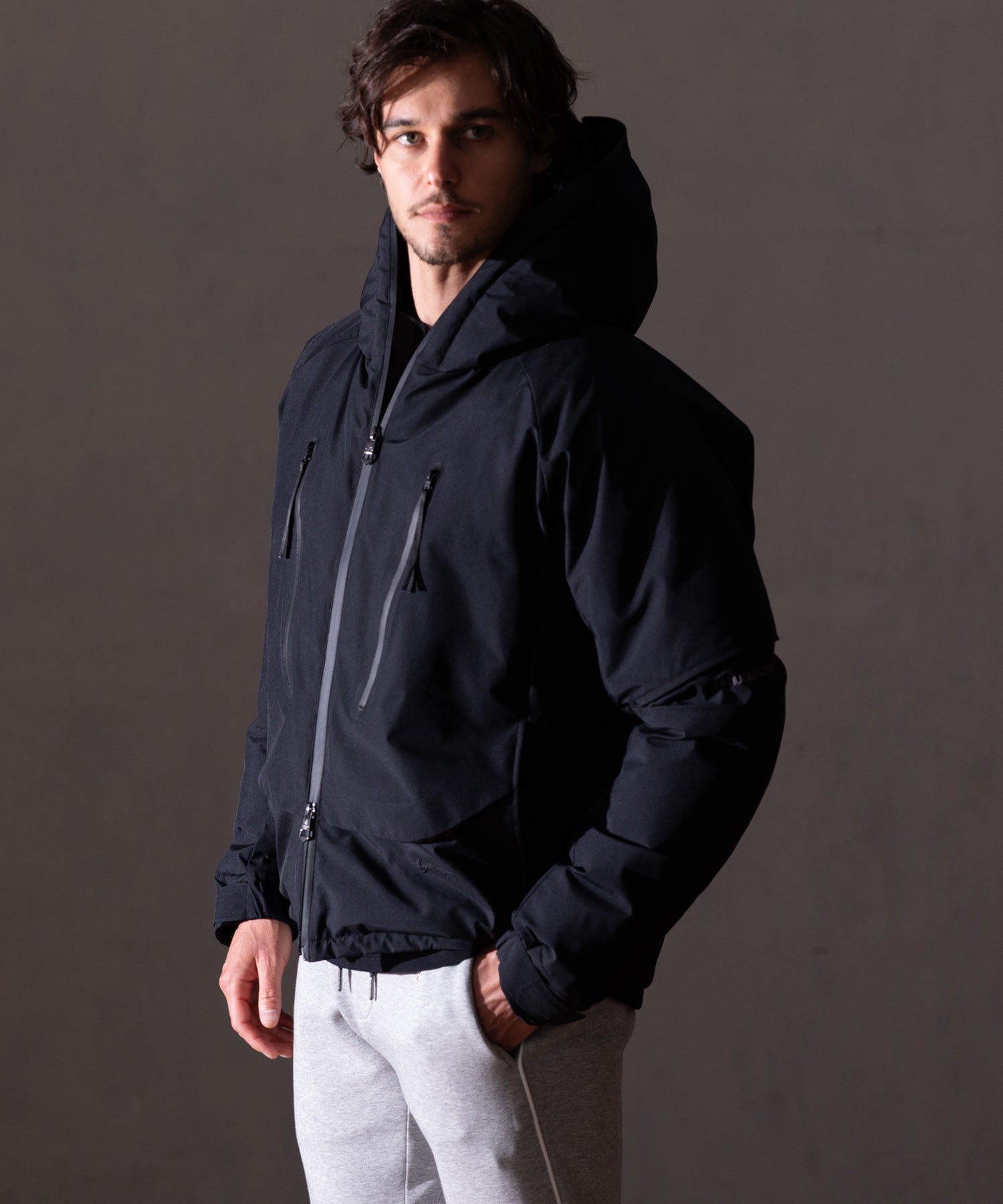 【MENS】GTX DOWN HOODIE ダウンフーディー / WINDSTOPPER(R) プロダクト by GORE-TEX LABS /ウィンドストッパー/ゴアテックス/1PIU1UGUALE3 RELAX × +phenix(ウノピゥウノウグァーレトレ リラックス)