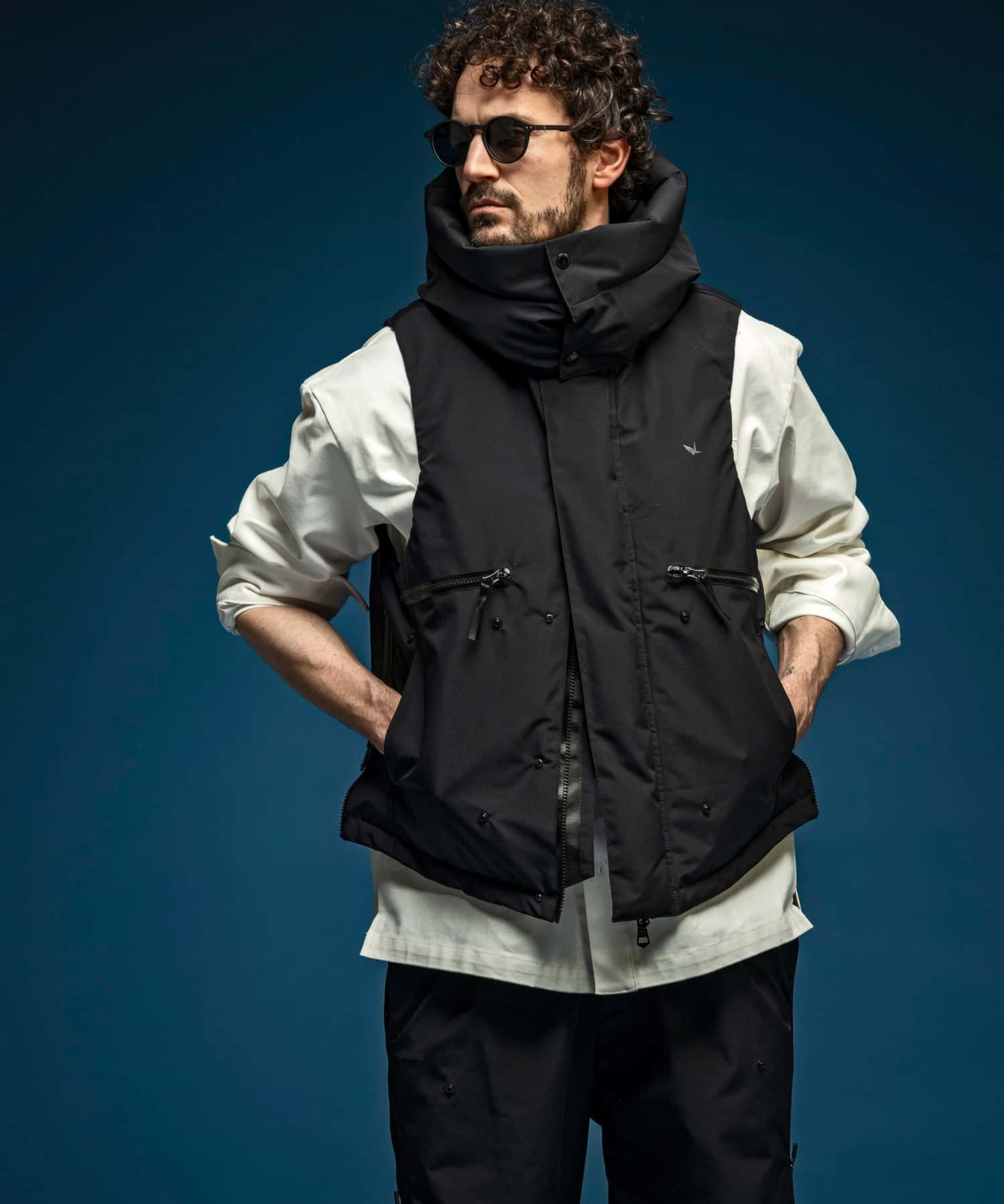 【MENS】フラップポケットダウンベスト WINDSTOPPER(R) プロダクト by GORE-TEX LABS /ウィンドストッパー/ゴアテックス/1PIU1UGUALE3 RELAX × +phenix(ウノピゥウノウグァーレトレ リラックス)