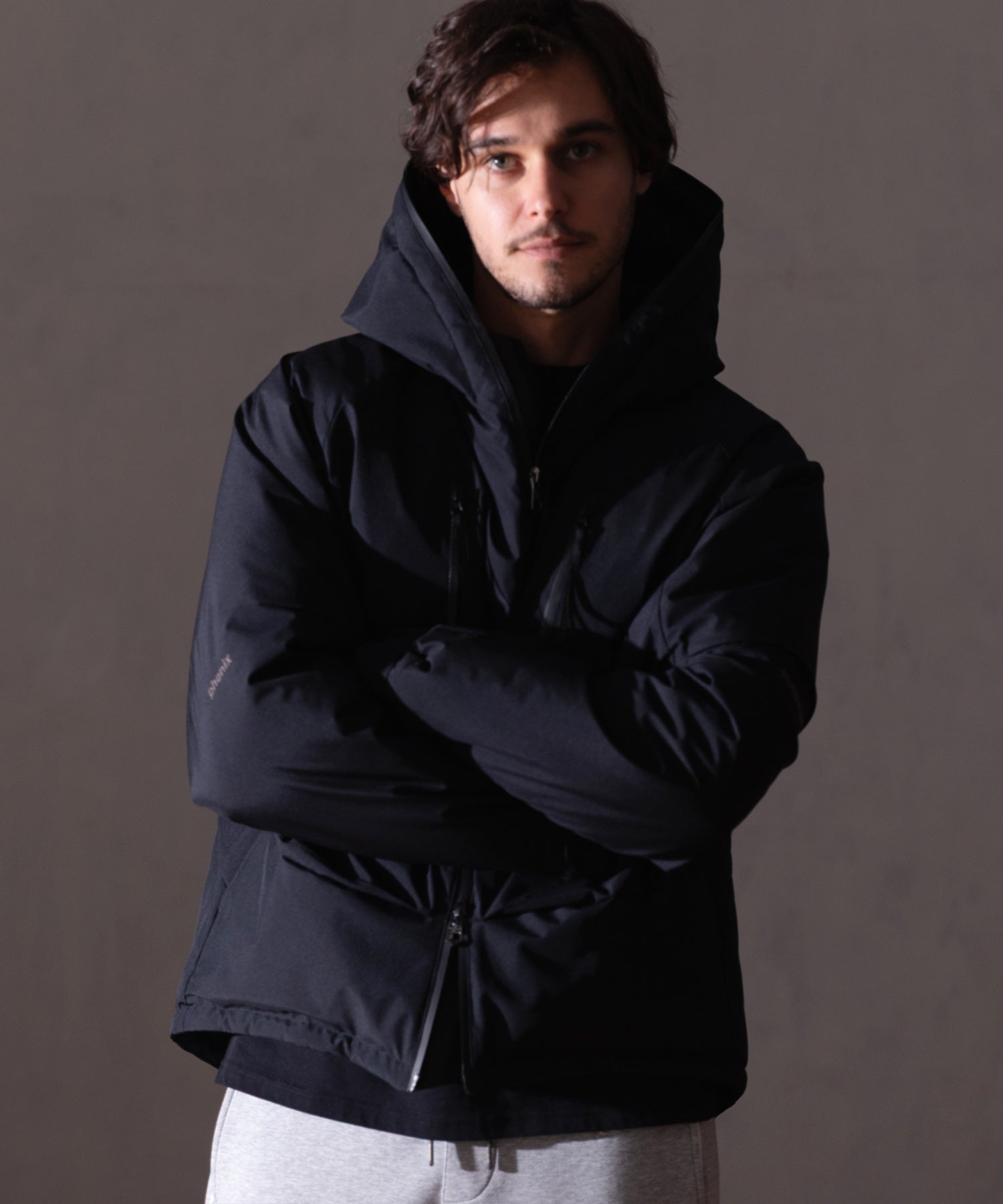 【MENS】GTX DOWN HOODIE ダウンフーディー / WINDSTOPPER(R) プロダクト by GORE-TEX LABS /ウィンドストッパー/ゴアテックス/1PIU1UGUALE3 RELAX × +phenix(ウノピゥウノウグァーレトレ リラックス)