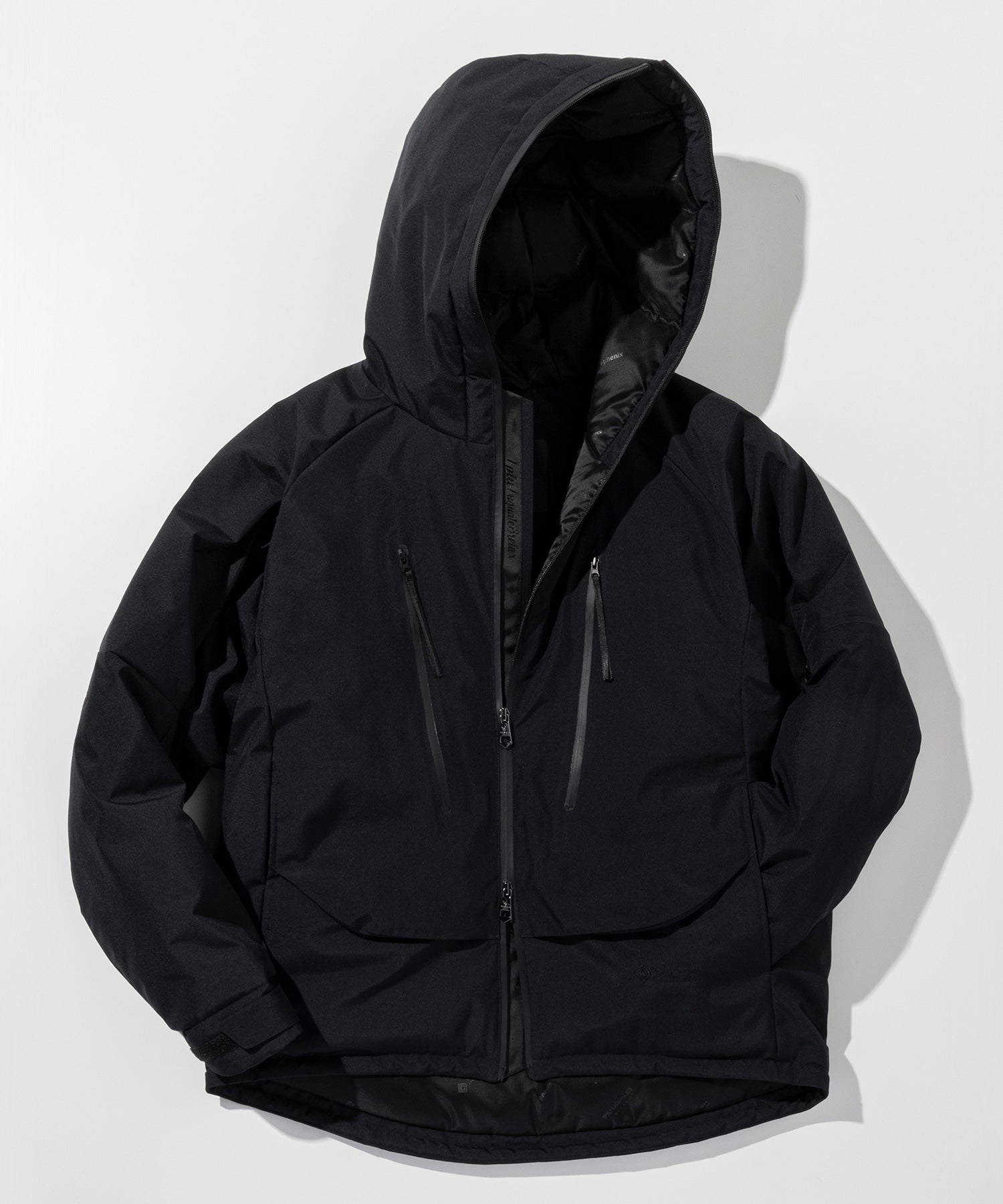 【MENS】GTX DOWN HOODIE ダウンフーディー / WINDSTOPPER(R) プロダクト by GORE-TEX LABS /ウィンドストッパー/ゴアテックス/1PIU1UGUALE3 RELAX × +phenix(ウノピゥウノウグァーレトレ リラックス)