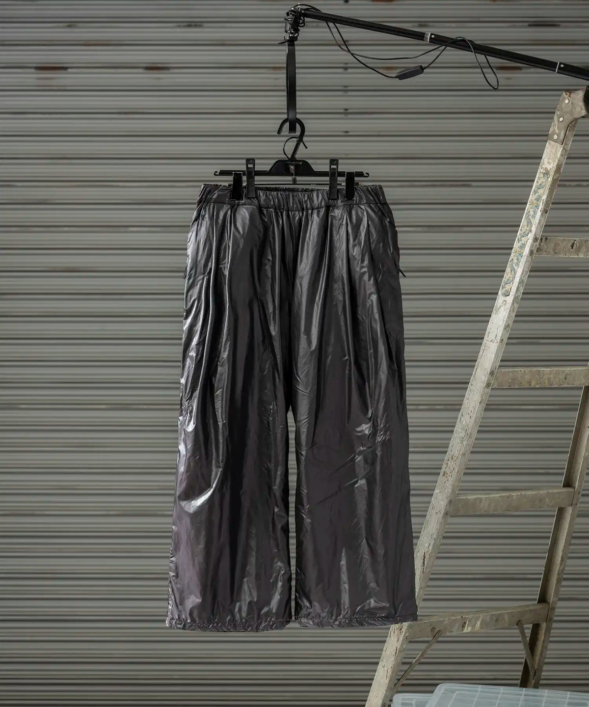 【MENS】ワイドパンツ 中綿入りロングパンツ Insulated air wide pants / Brilliance shade down proof / アルクフェニックス