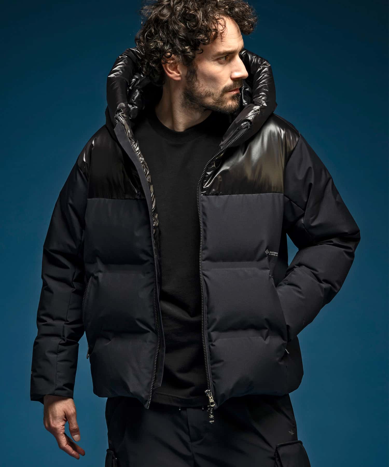 【MENS】コンビダウンジャケット WINDSTOPPER(R) プロダクト by GORE-TEX LABS /ウィンドストッパー/ゴアテックス/1PIU1UGUALE3 RELAX × +phenix(ウノピゥウノウグァーレトレ リラックス)