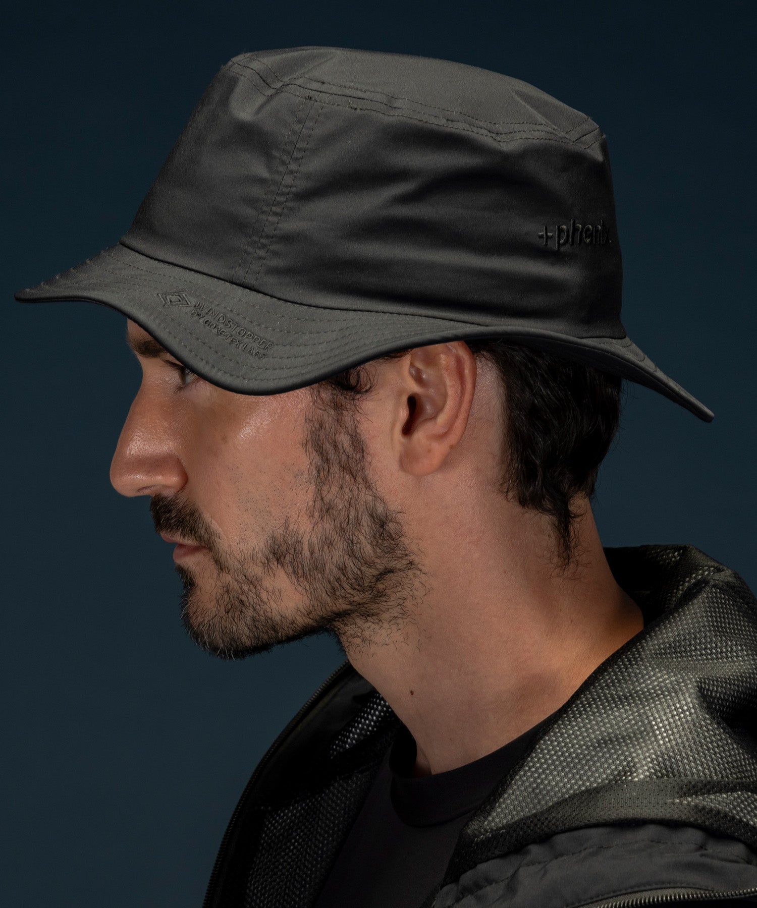 【MENS】GTX HAT ハット / WINDSTOPPER(R) プロダクト by GORE-TEX LABS /ウィンドストッパー/ゴアテックス/1PIU1UGUALE3 RELAX × +phenix(ウノピゥウノウグァーレトレ リラックス)