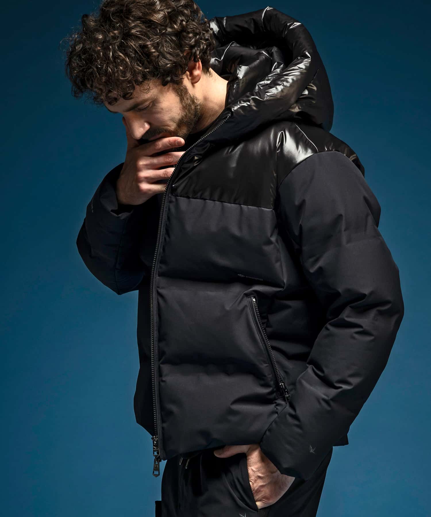 【MENS】コンビダウンジャケット WINDSTOPPER(R) プロダクト by GORE-TEX LABS /ウィンドストッパー/ゴアテックス/1PIU1UGUALE3 RELAX × +phenix(ウノピゥウノウグァーレトレ リラックス)