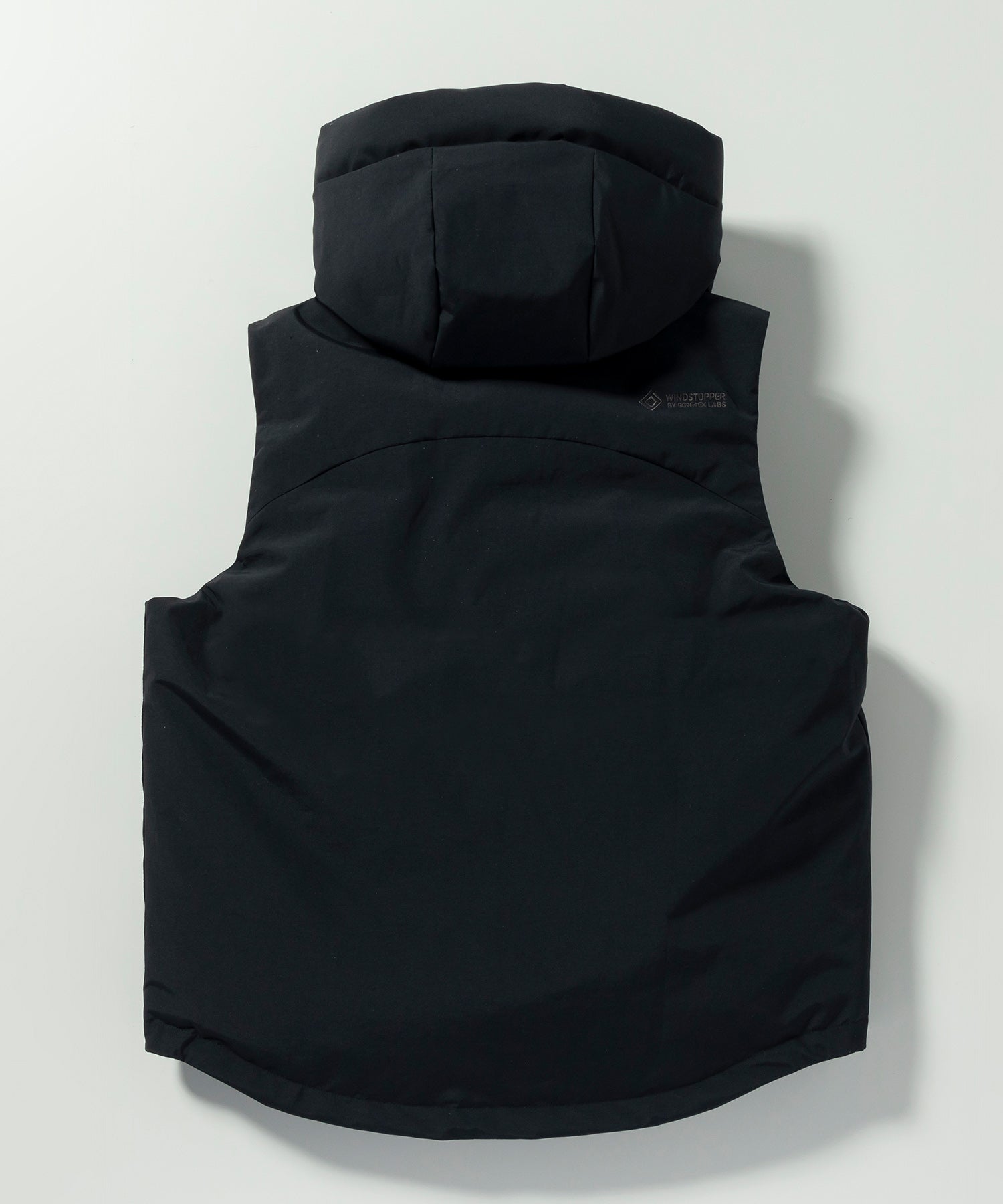 【MENS】GTX DOWN VEST ダウンベスト / WINDSTOPPER(R) プロダクト by GORE-TEX LABS /ウィンドストッパー/ゴアテックス/1PIU1UGUALE3 RELAX × +phenix(ウノピゥウノウグァーレトレ リラックス)