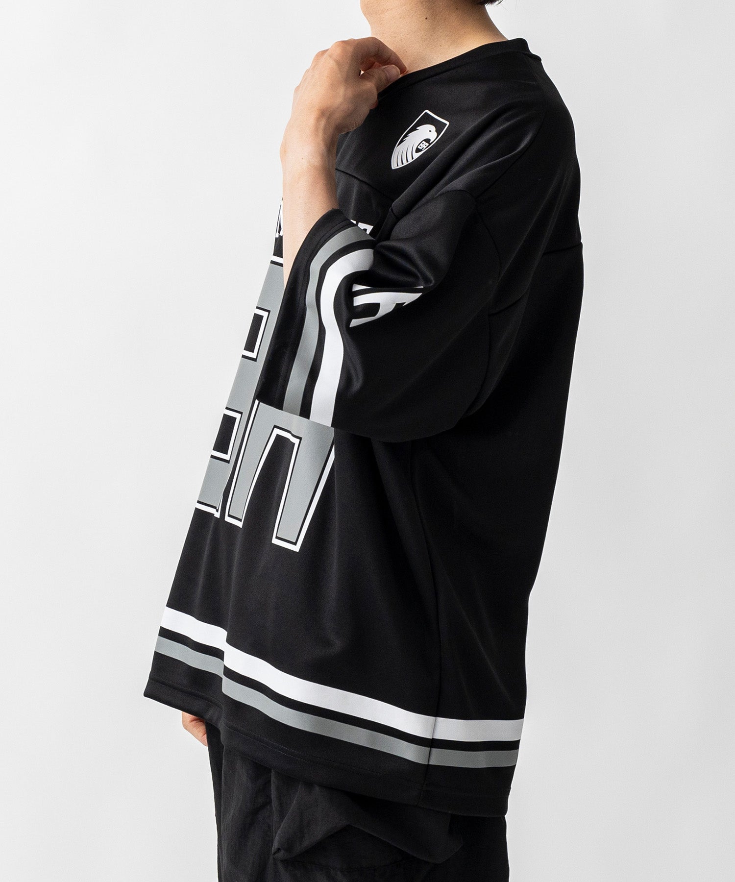 【MENS】ビッグシルエット フロントナンバリングプリント 半袖フットボールTシャツ /inhabitant(インハビタント)