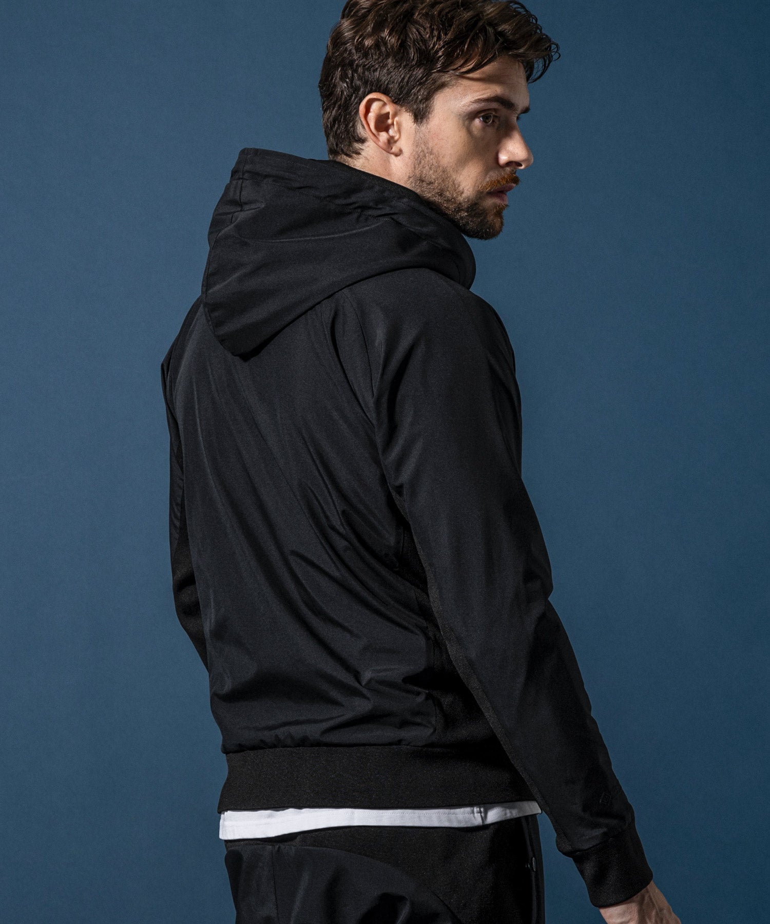 【MENS】GTX SLEEVE LOGO LINE HOODIE スリーブロゴラインフーディー / WINDSTOPPER(R) プロダクト by GORE-TEX LABS /ウィンドストッパー/ゴアテックス/1PIU1UGUALE3 RELAX × +phenix(ウノピゥウノウグァーレトレ リラックス)