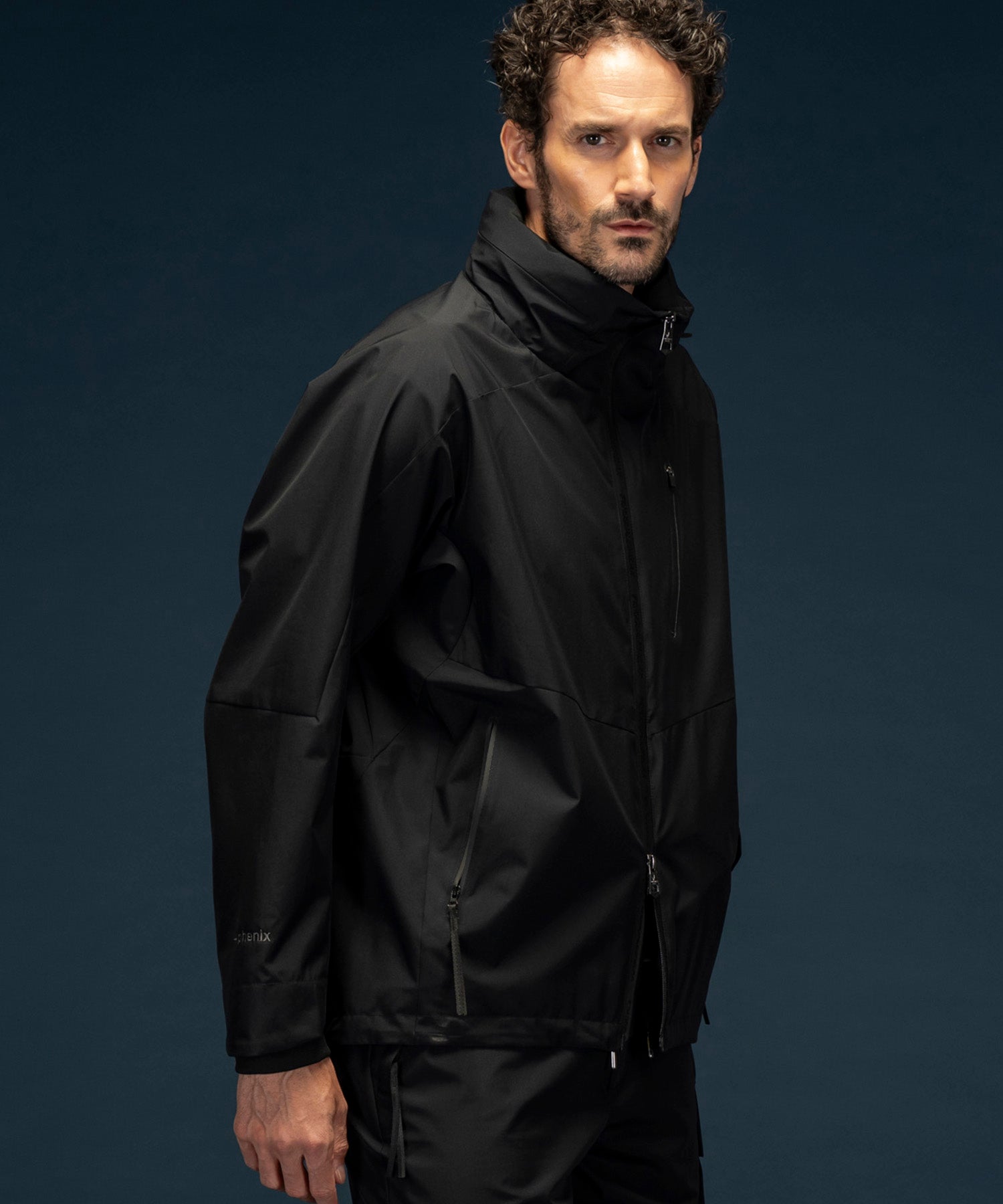 【MENS】GTX TRACK JACKET トラックジャケット / WINDSTOPPER(R) プロダクト by GORE-TEX LABS /ウィンドストッパー/ゴアテックス/1PIU1UGUALE3 RELAX × +phenix(ウノピゥウノウグァーレトレ リラックス)
