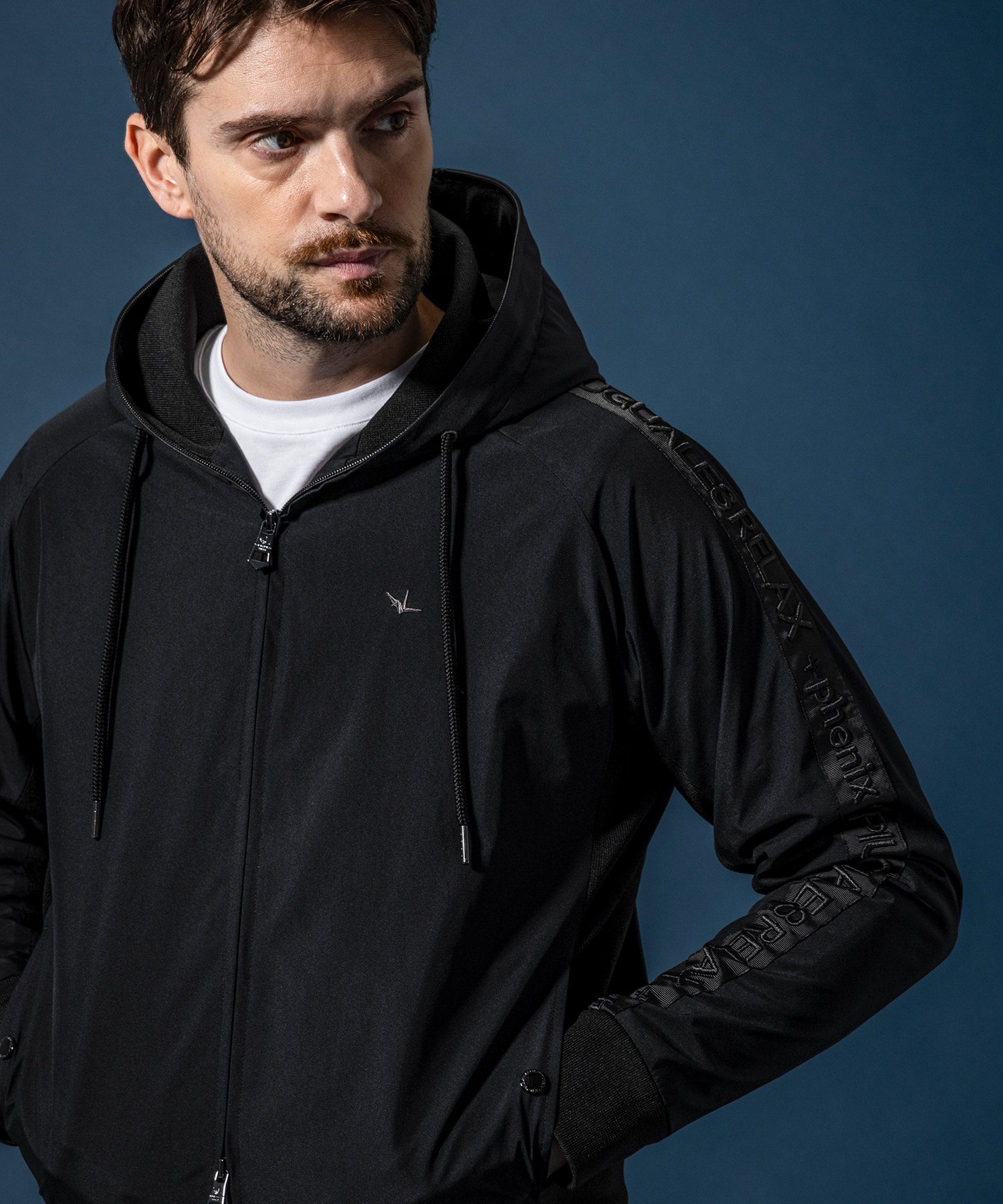 【MENS】GTX SLEEVE LOGO LINE HOODIE スリーブロゴラインフーディー / WINDSTOPPER(R) プロダクト by GORE-TEX LABS /ウィンドストッパー/ゴアテックス/1PIU1UGUALE3 RELAX × +phenix(ウノピゥウノウグァーレトレ リラックス)