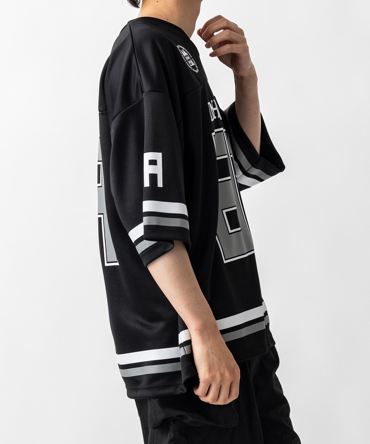 【MENS】ビッグシルエット フロントナンバリングプリント 半袖フットボールTシャツ /inhabitant(インハビタント)