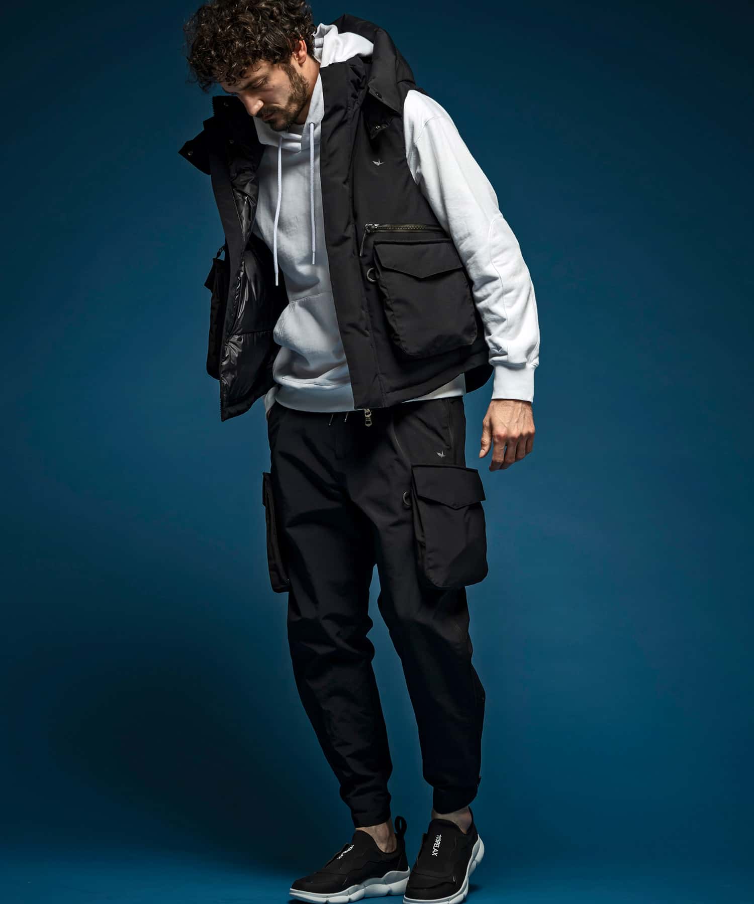 【MENS】フラップポケットダウンベスト WINDSTOPPER(R) プロダクト by GORE-TEX LABS /ウィンドストッパー/ゴアテックス/1PIU1UGUALE3 RELAX × +phenix(ウノピゥウノウグァーレトレ リラックス)