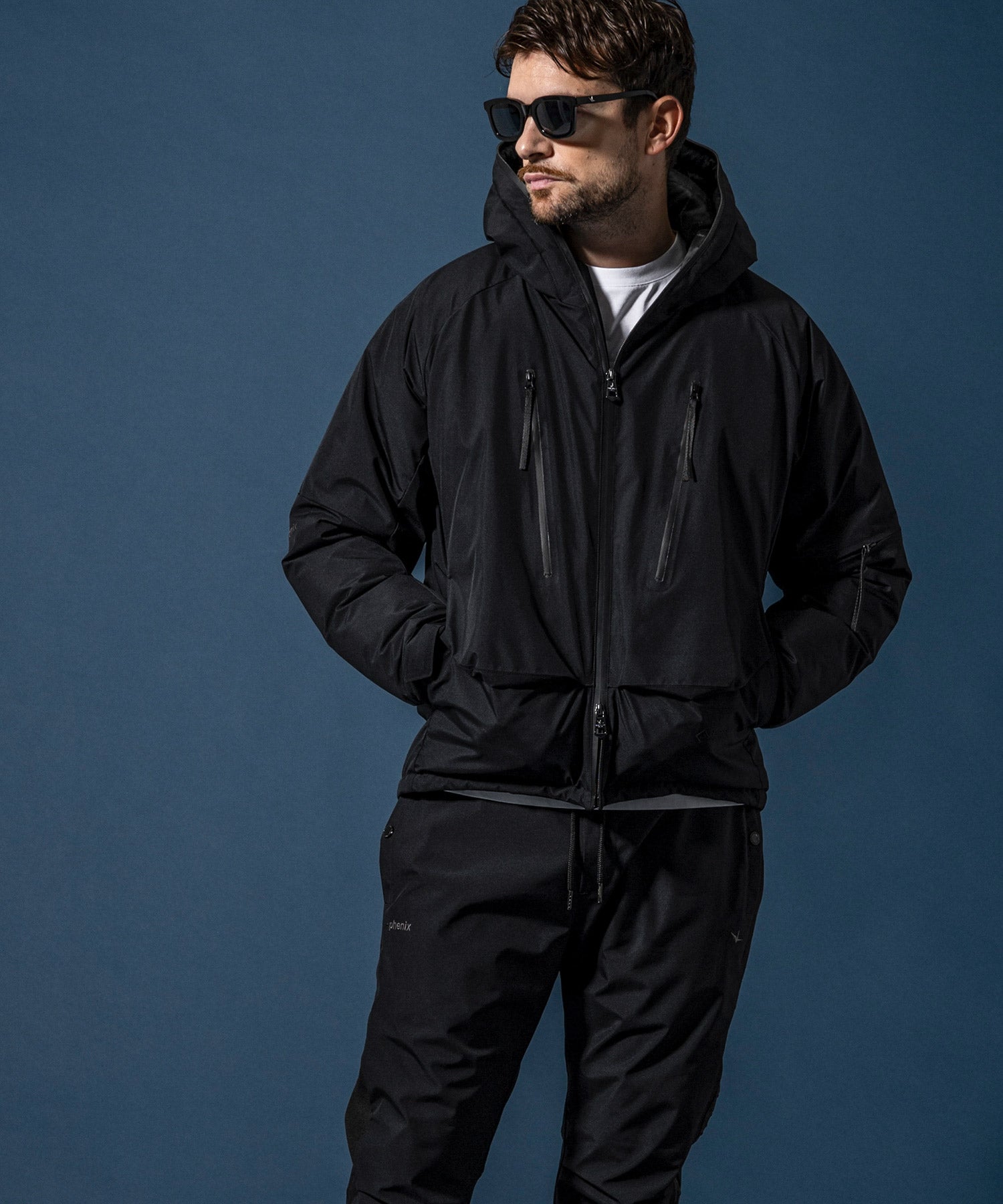 【MENS】GTX SIDE LOGO JOGGER PANTS サイドロゴジョガーパンツ / WINDSTOPPER(R) プロダクト by GORE-TEX LABS /ウィンドストッパー/ゴアテックス/1PIU1UGUALE3 RELAX × +phenix(ウノピゥウノウグァーレトレ リラックス)