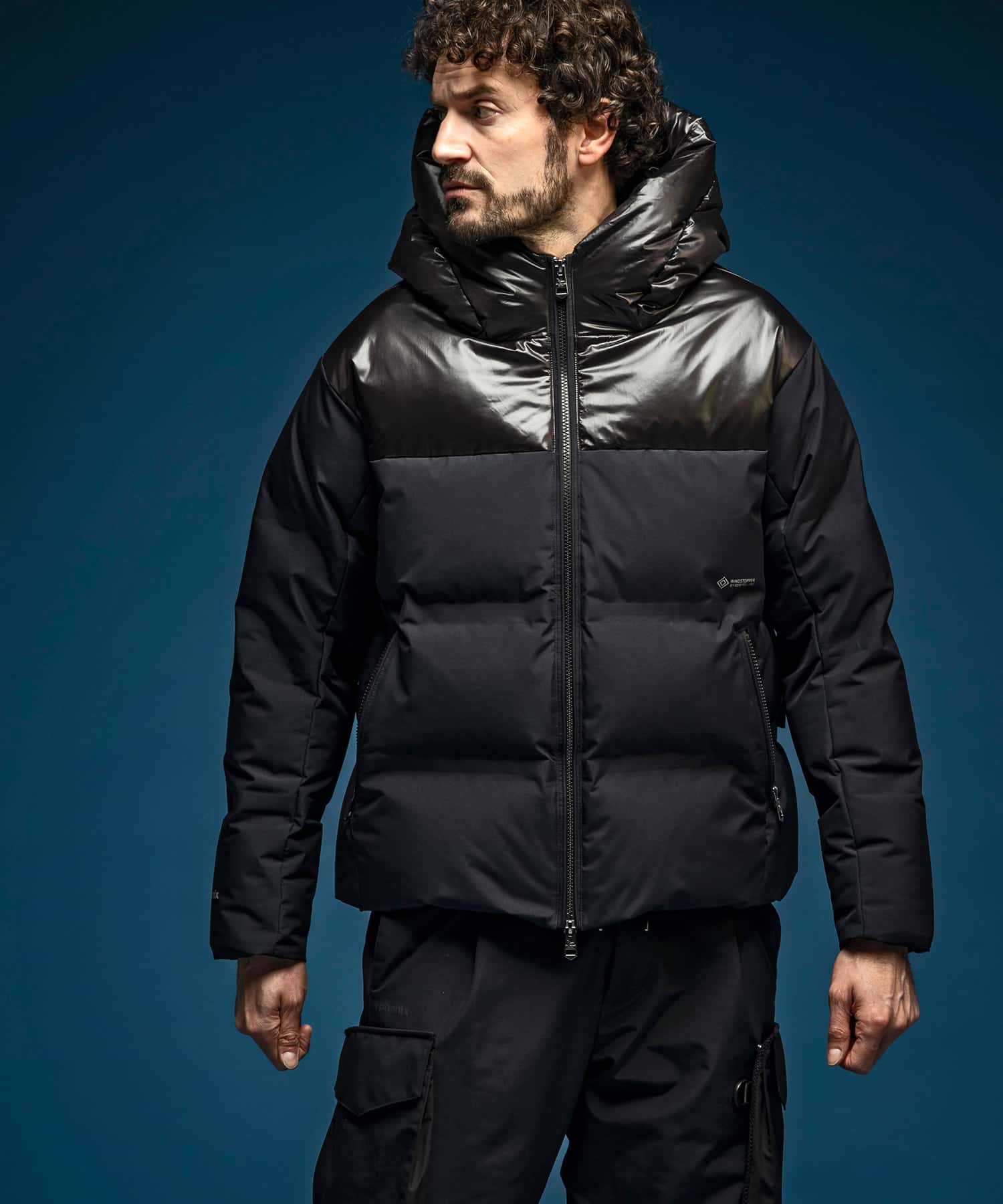 【MENS】コンビダウンジャケット WINDSTOPPER(R) プロダクト by GORE-TEX LABS /ウィンドストッパー/ゴアテックス/1PIU1UGUALE3 RELAX × +phenix(ウノピゥウノウグァーレトレ リラックス)