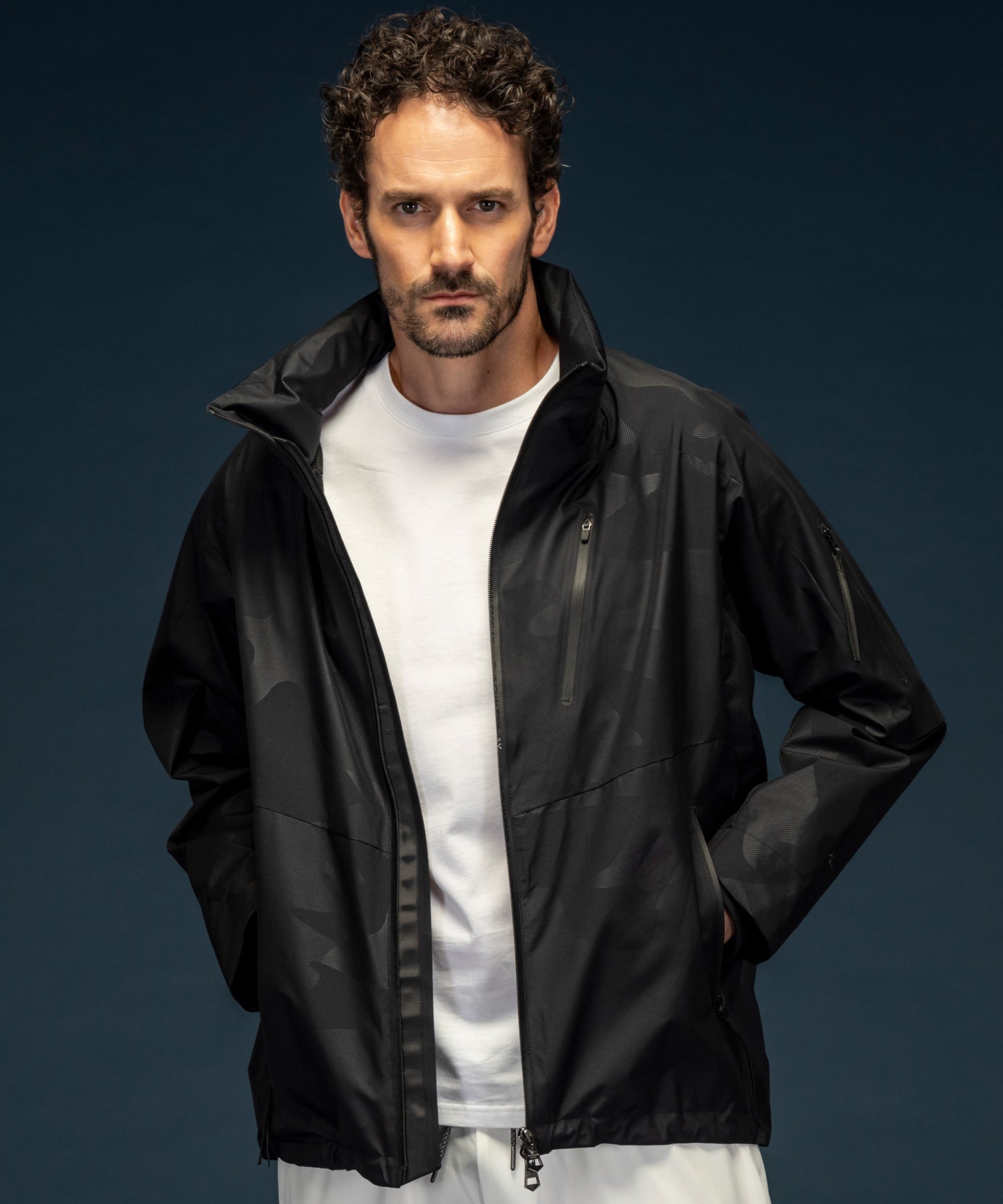 【MENS】GTX TRACK JACKET トラックジャケット / WINDSTOPPER(R) プロダクト by GORE-TEX LABS /ウィンドストッパー/ゴアテックス/1PIU1UGUALE3 RELAX × +phenix(ウノピゥウノウグァーレトレ リラックス)
