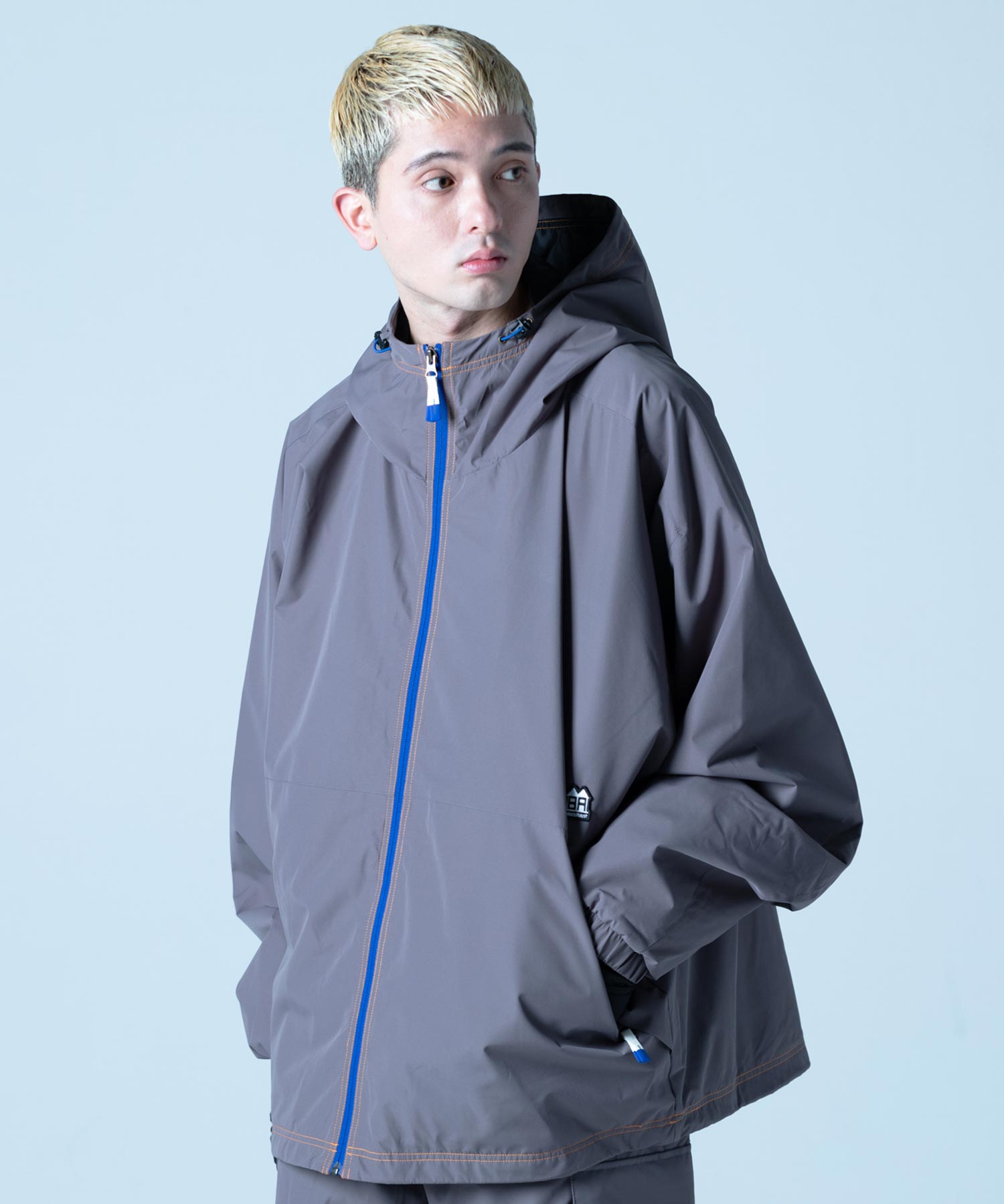 【MENS】スキーウェア・スノーボードウェア タウンウェア ナイロンジャケット RETRO STREET JACKET チャコールグレイ