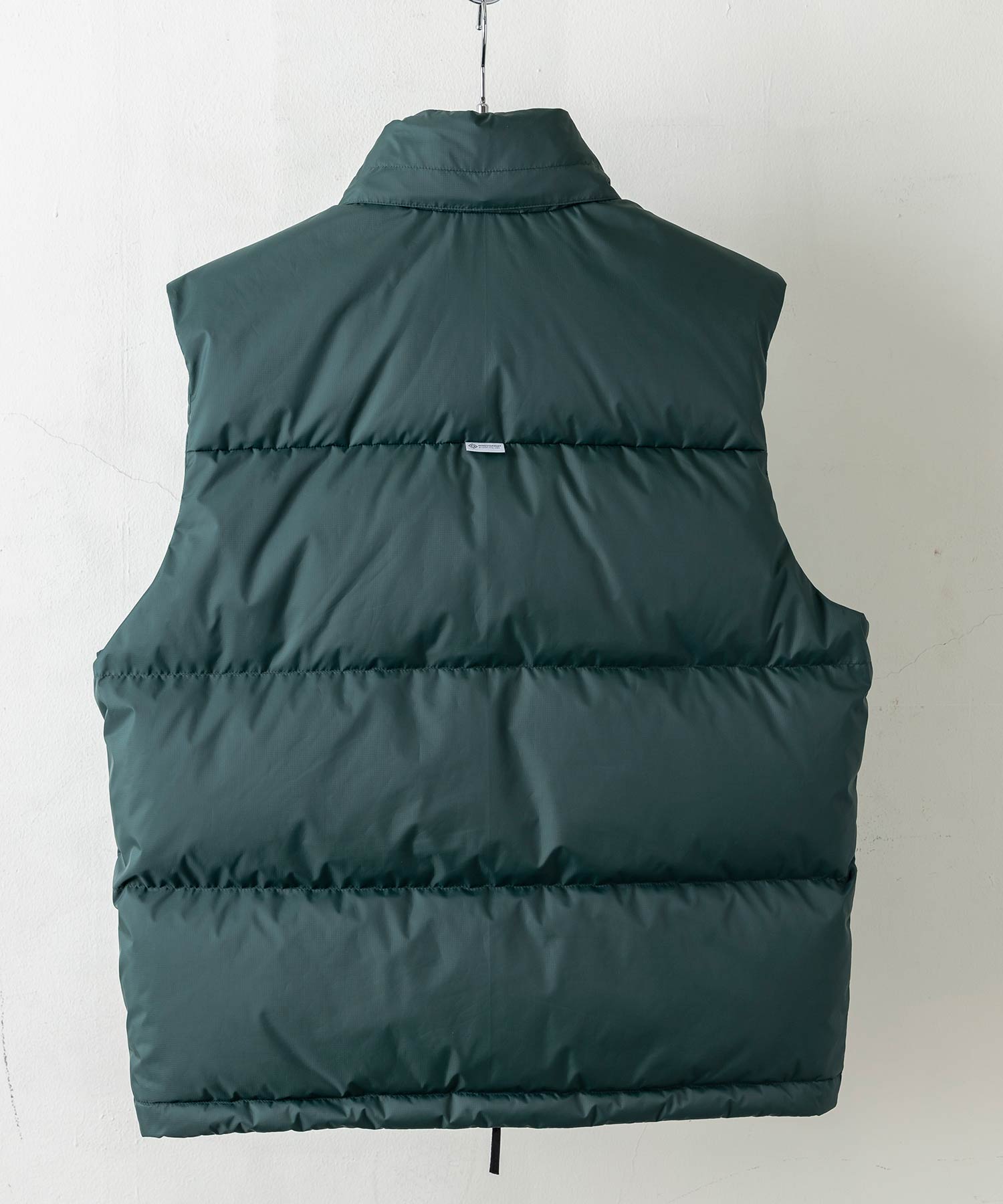 【MENS】QUILTING DOWN VEST キルティング ダウンベスト / WINDSTOPPER(R) プロダクト by GORE TEX LABS +phenix(プラスフェニックス)