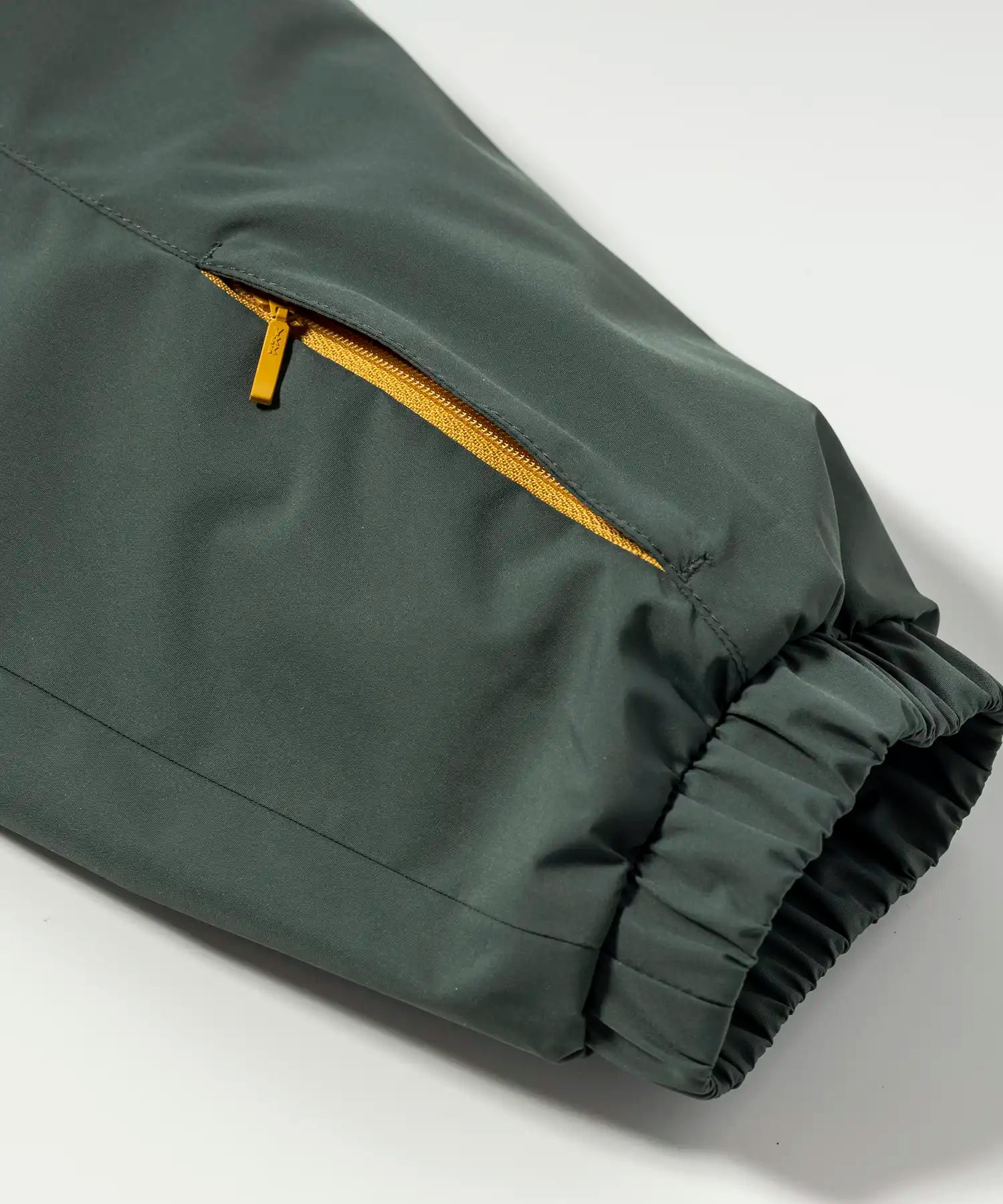 【MENS】スキーウェア・スノーボードウェア タウンウェア ナイロンジャケット RETRO STREET JACKET チャコールグレイ