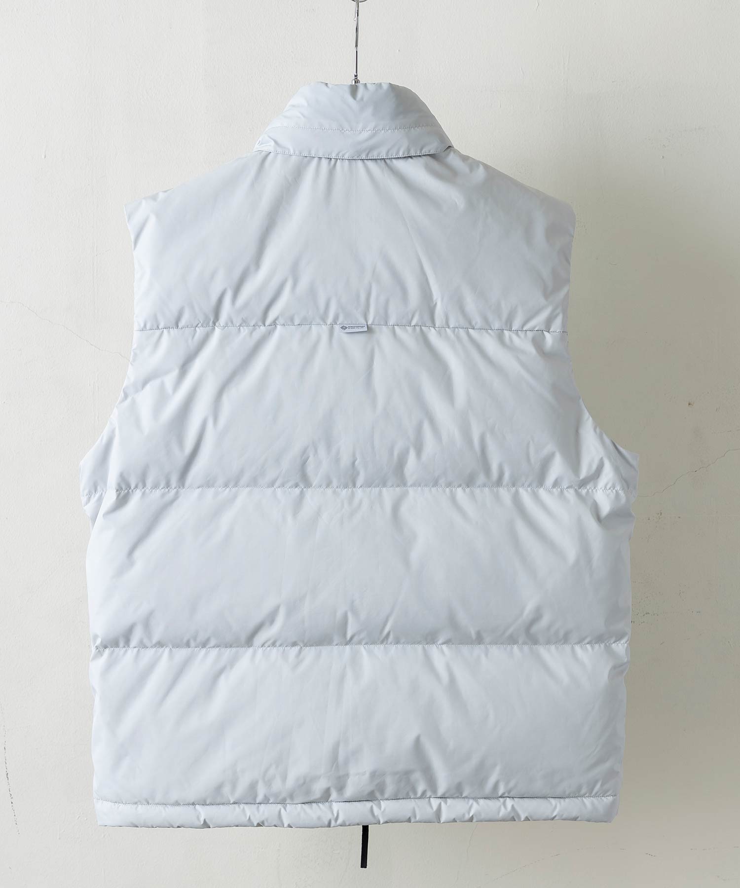 【MENS】QUILTING DOWN VEST キルティング ダウンベスト / WINDSTOPPER(R) プロダクト by GORE TEX LABS +phenix(プラスフェニックス)