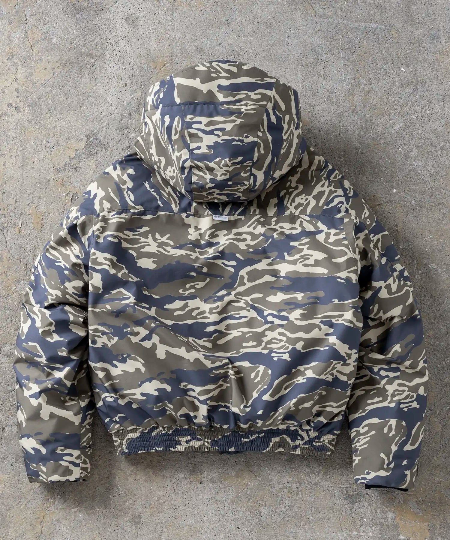 【MENS】ゴアテックスダウンジャケット GORE DOWN BOMBER JACKET / WINDSTOPPER(R) プロダクト by GORE TEX LABS ゴアテックスウェア テックウェア アーバンアウトドア 高機能ウェア +phenix(プラスフェニックス)