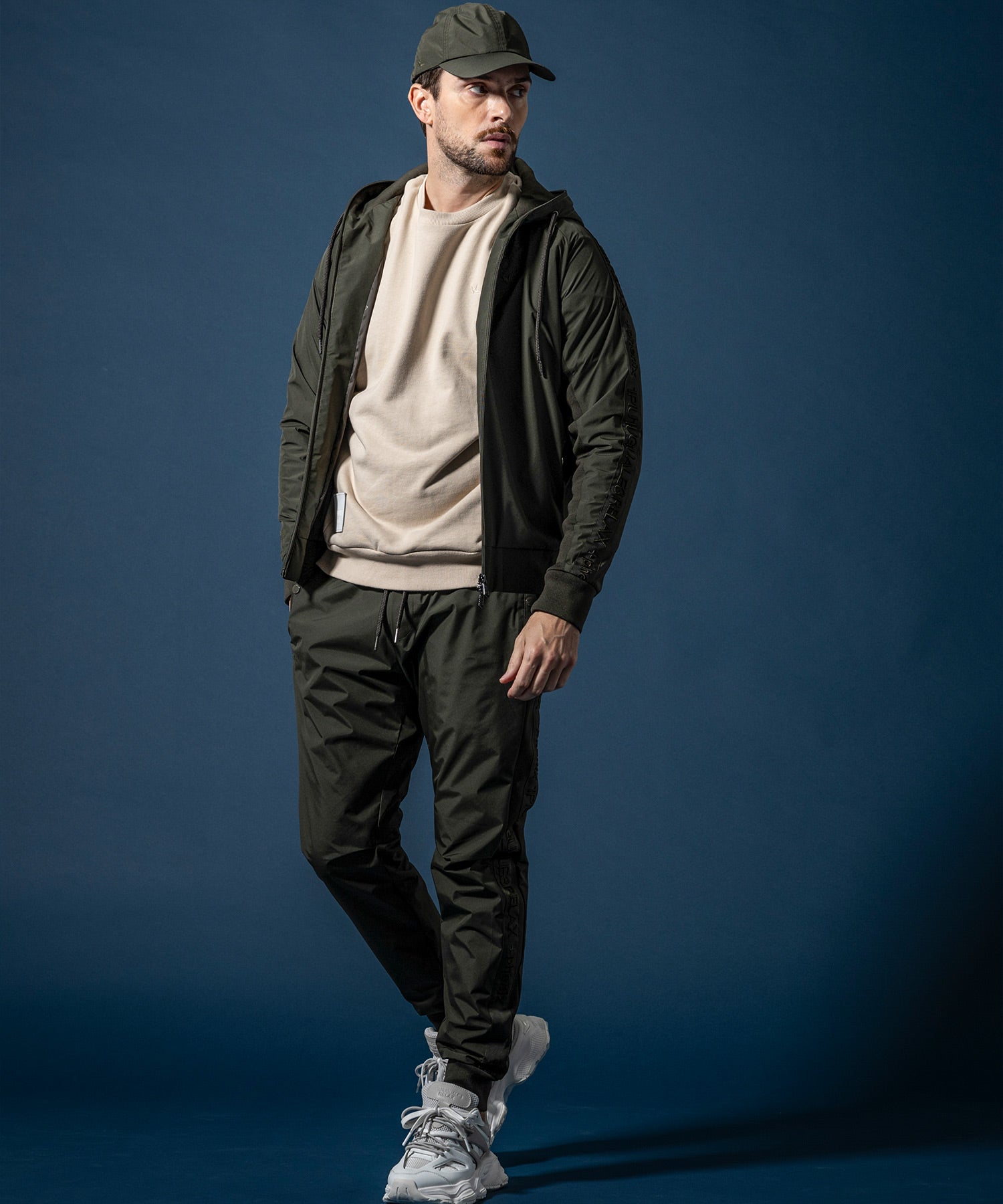 【MENS】GTX SIDE LOGO JOGGER PANTS サイドロゴジョガーパンツ / WINDSTOPPER(R) プロダクト by GORE-TEX LABS /ウィンドストッパー/ゴアテックス/1PIU1UGUALE3 RELAX × +phenix(ウノピゥウノウグァーレトレ リラックス)