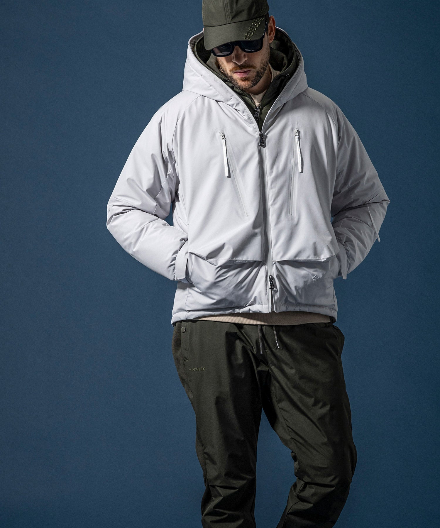 【MENS】GTX SIDE LOGO JOGGER PANTS サイドロゴジョガーパンツ / WINDSTOPPER(R) プロダクト by GORE-TEX LABS /ウィンドストッパー/ゴアテックス/1PIU1UGUALE3 RELAX × +phenix(ウノピゥウノウグァーレトレ リラックス)