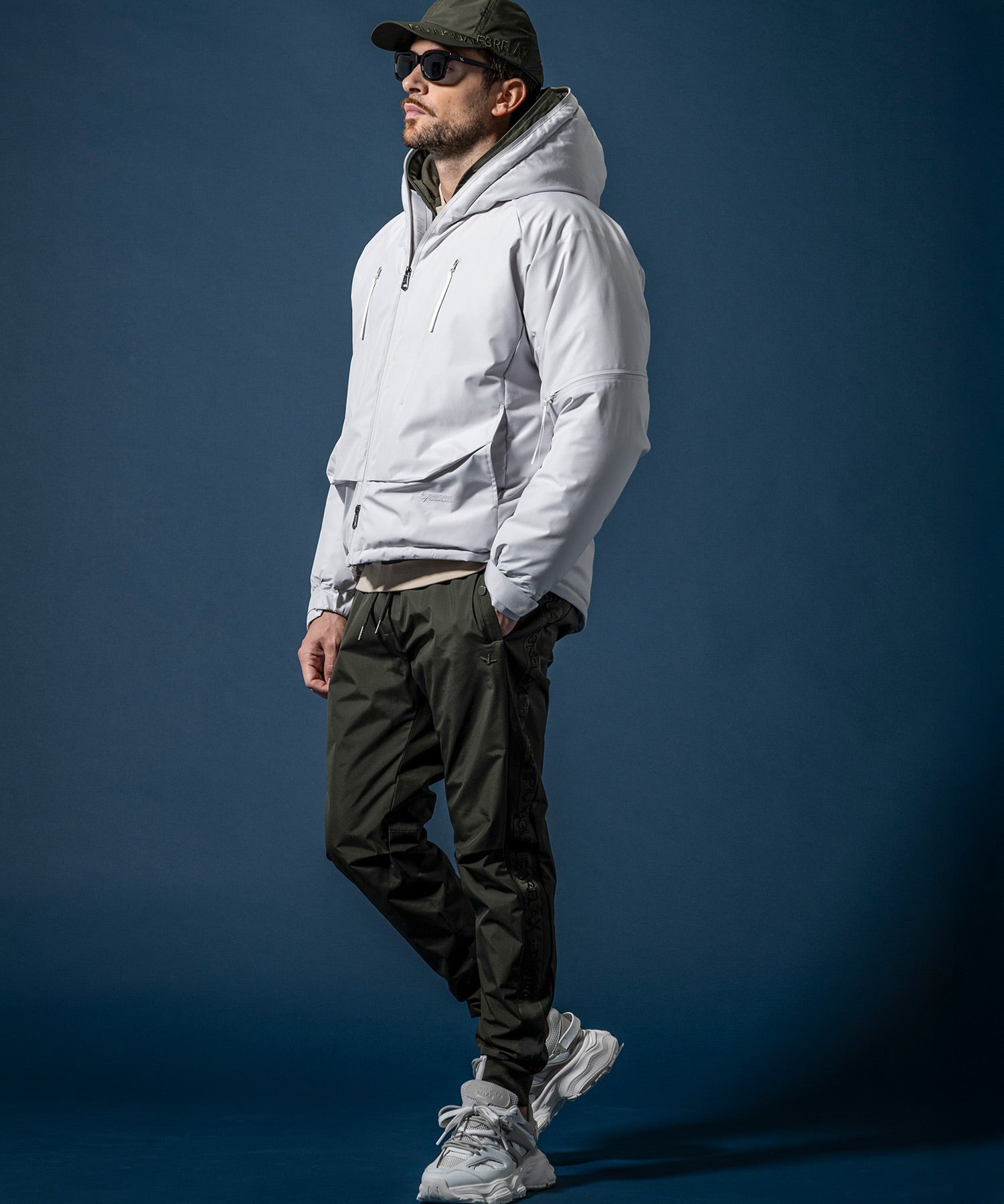 【MENS】GTX SIDE LOGO JOGGER PANTS サイドロゴジョガーパンツ / WINDSTOPPER(R) プロダクト by GORE-TEX LABS /ウィンドストッパー/ゴアテックス/1PIU1UGUALE3 RELAX × +phenix(ウノピゥウノウグァーレトレ リラックス)