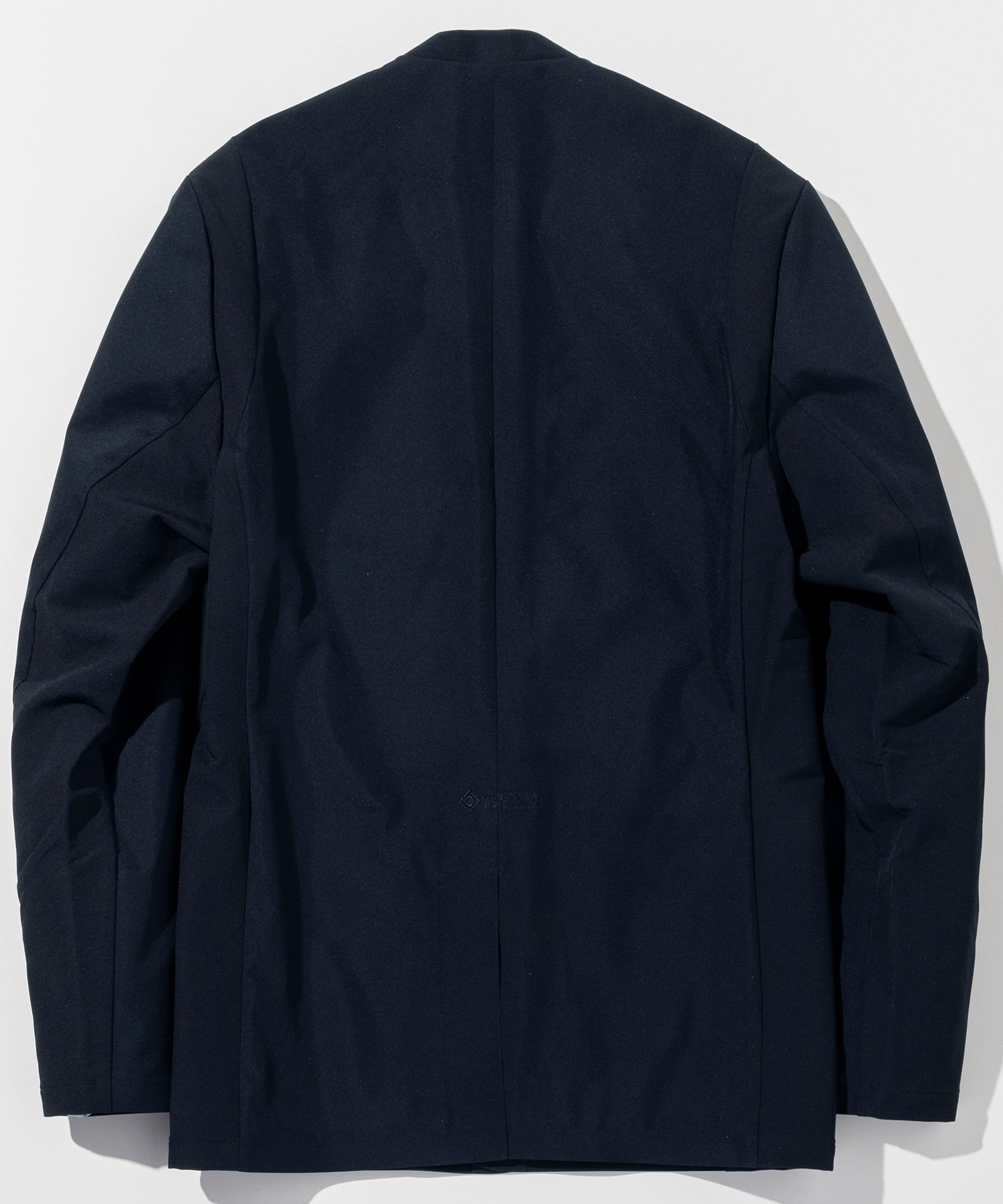 【MENS】GTX NO COLLAR JACKET ノーカラージャケット / WINDSTOPPER(R) プロダクト by GORE-TEX LABS /ウィンドストッパー/ゴアテックス/1PIU1UGUALE3 RELAX × +phenix(ウノピゥウノウグァーレトレ リラックス)