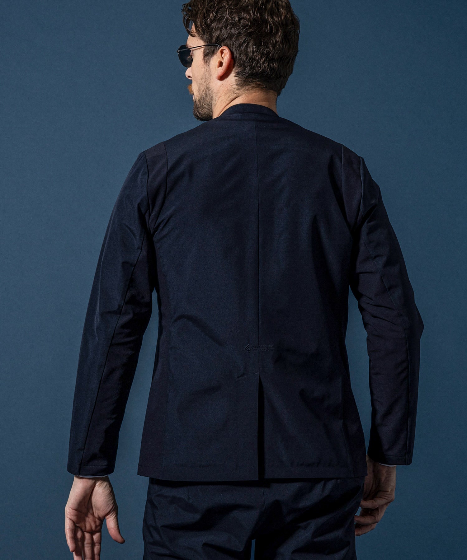 【MENS】GTX NO COLLAR JACKET ノーカラージャケット / WINDSTOPPER(R) プロダクト by GORE-TEX LABS /ウィンドストッパー/ゴアテックス/1PIU1UGUALE3 RELAX × +phenix(ウノピゥウノウグァーレトレ リラックス)