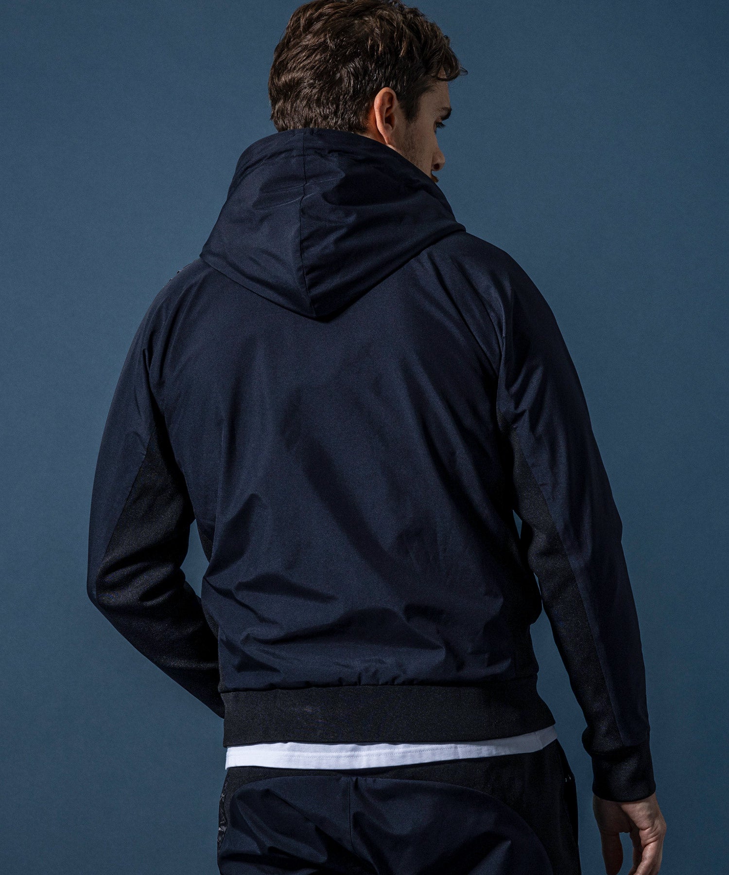 【MENS】GTX SLEEVE LOGO LINE HOODIE スリーブロゴラインフーディー / WINDSTOPPER(R) プロダクト by GORE-TEX LABS /ウィンドストッパー/ゴアテックス/1PIU1UGUALE3 RELAX × +phenix(ウノピゥウノウグァーレトレ リラックス)