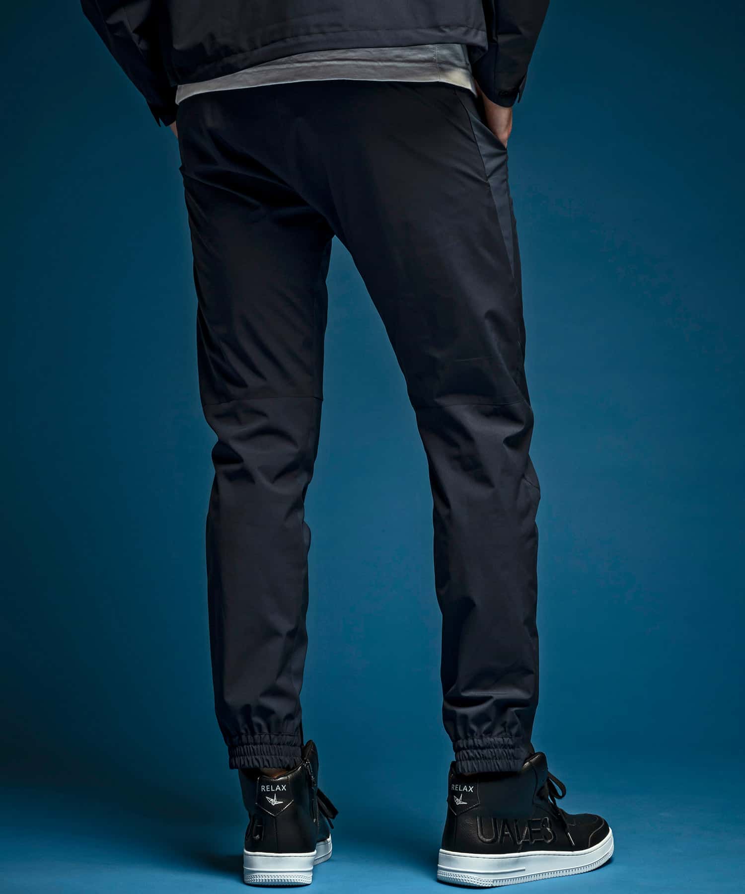 【MENS】スリムテーパードパンツ WINDSTOPPER(R) プロダクト by GORE-TEX LABS /ウィンドストッパー/ゴアテックス/1PIU1UGUALE3 RELAX × +phenix(ウノピゥウノウグァーレトレ リラックス)