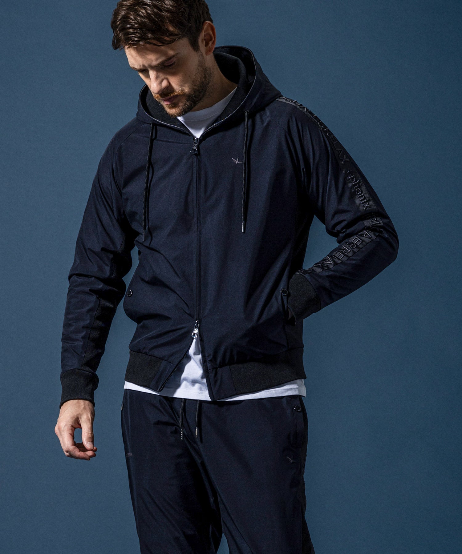 【MENS】GTX SLEEVE LOGO LINE HOODIE スリーブロゴラインフーディー / WINDSTOPPER(R) プロダクト by GORE-TEX LABS /ウィンドストッパー/ゴアテックス/1PIU1UGUALE3 RELAX × +phenix(ウノピゥウノウグァーレトレ リラックス)