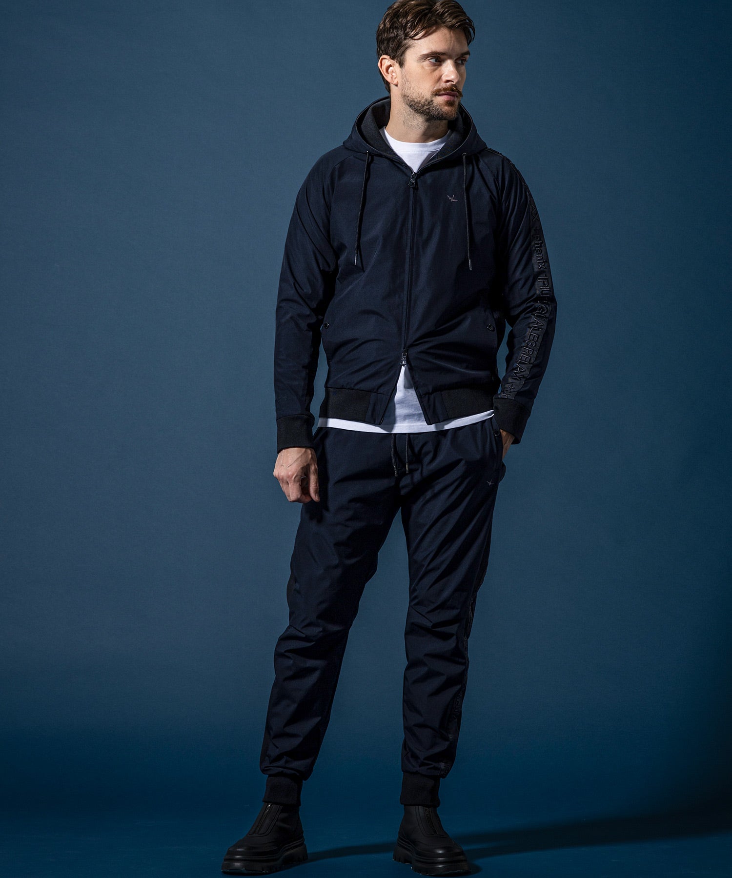 【MENS】GTX SLEEVE LOGO LINE HOODIE スリーブロゴラインフーディー / WINDSTOPPER(R) プロダクト by GORE-TEX LABS /ウィンドストッパー/ゴアテックス/1PIU1UGUALE3 RELAX × +phenix(ウノピゥウノウグァーレトレ リラックス)