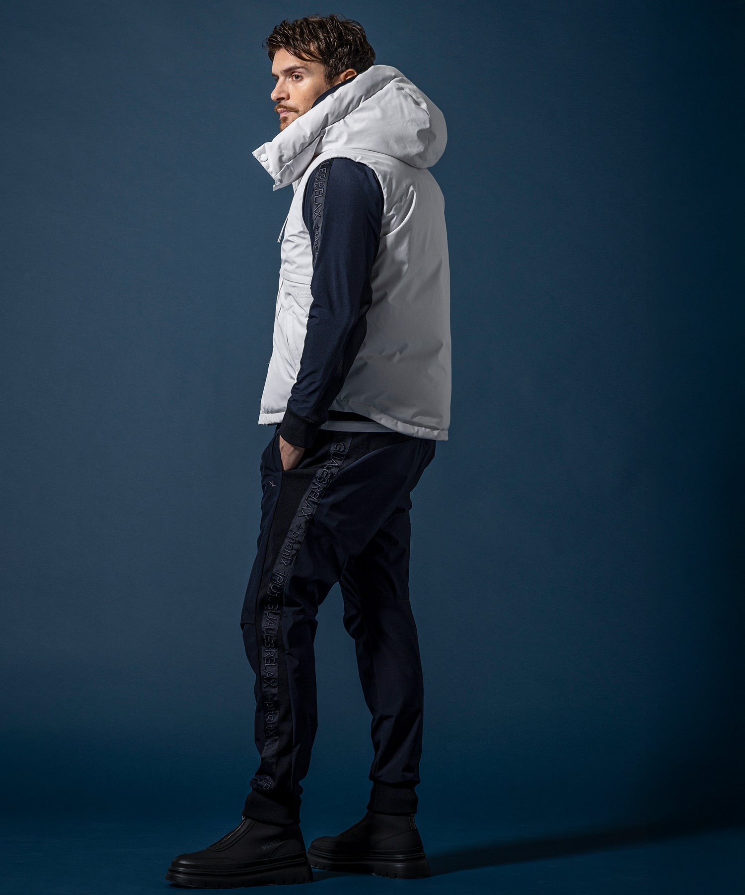 【MENS】GTX SLEEVE LOGO LINE HOODIE スリーブロゴラインフーディー / WINDSTOPPER(R) プロダクト by GORE-TEX LABS /ウィンドストッパー/ゴアテックス/1PIU1UGUALE3 RELAX × +phenix(ウノピゥウノウグァーレトレ リラックス)