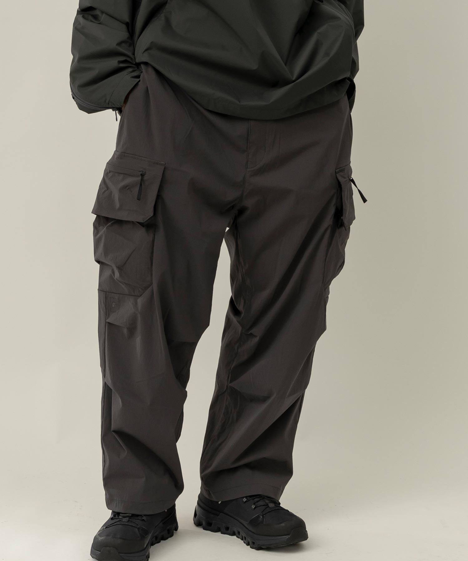 【MENS】Cargo Pants KAR カーゴパンツ 大容量ポケット ロングパンツ メンズパンツ 撥水 ザックポケット / karu-stretch taffeta II / アルクフェニックス