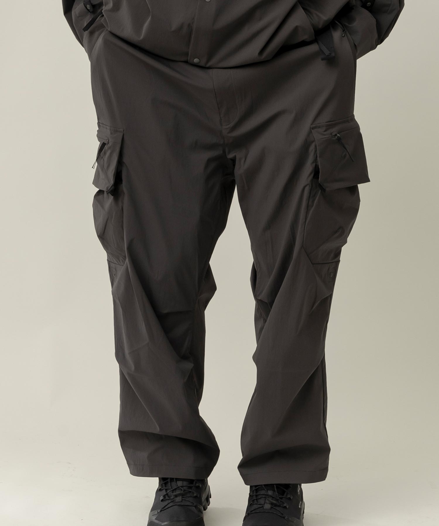 【MENS】Cargo Pants KAR カーゴパンツ 大容量ポケット ロングパンツ メンズパンツ 撥水 ザックポケット / karu-stretch taffeta II / アルクフェニックス