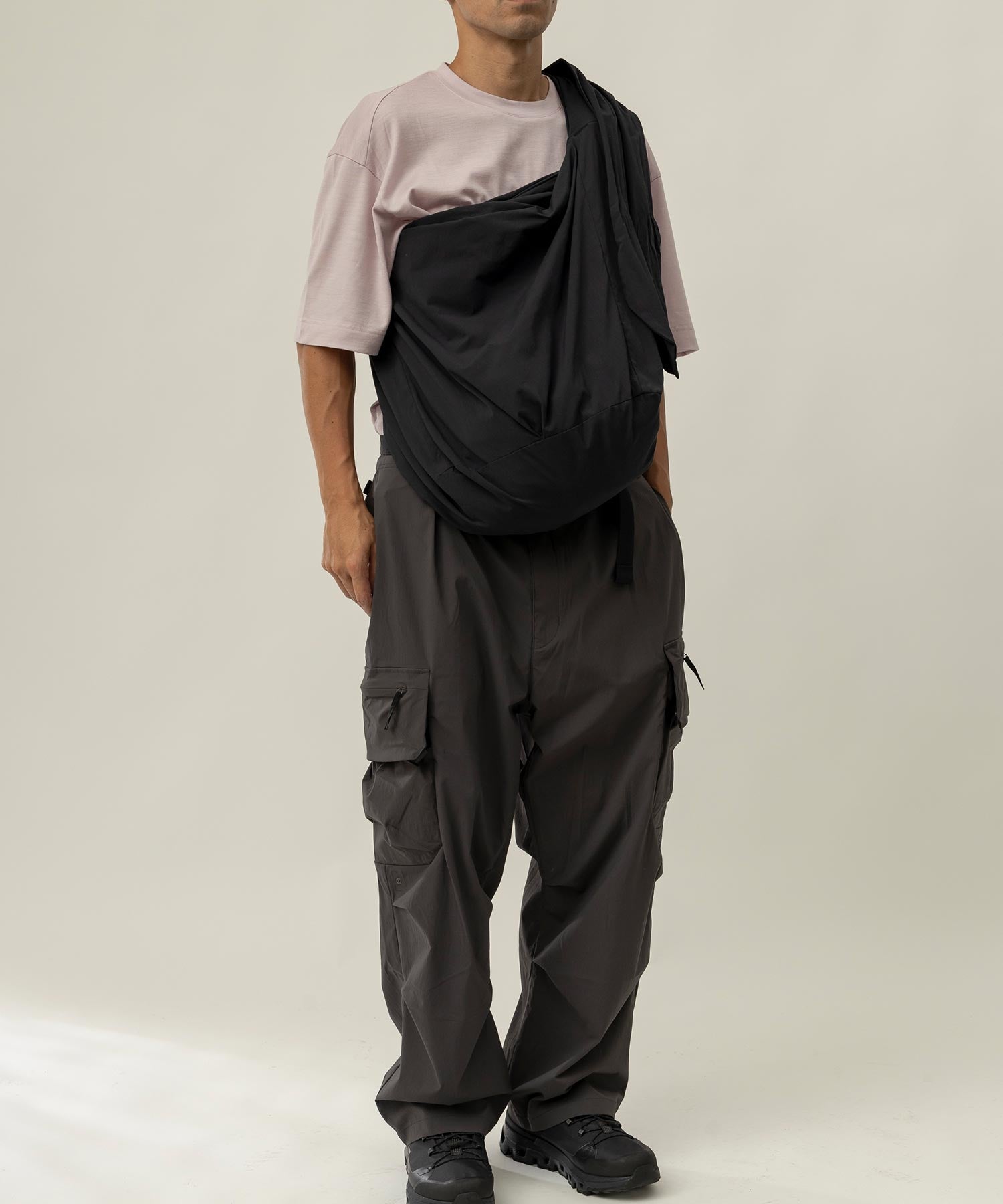 【MENS】Cargo Pants KAR カーゴパンツ 大容量ポケット ロングパンツ メンズパンツ 撥水 ザックポケット / karu-stretch taffeta II / アルクフェニックス