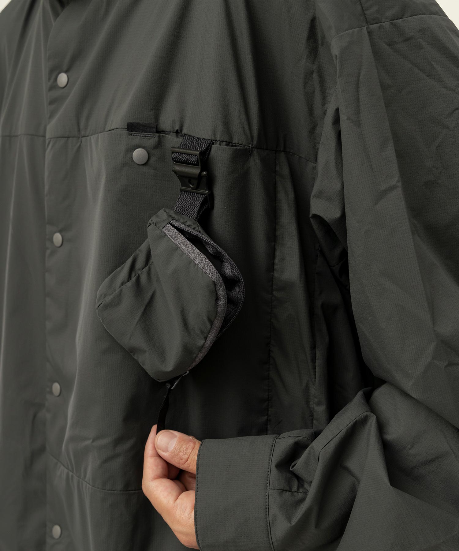 【MENS】Convoy Shirt Jacket PTX コンボイシャツ 変形シャツ メンズシャツ 耐水 撥水 ショルダーバッグ テックウェア / PERTEX EQUILIBRIUM / アルクフェニックス