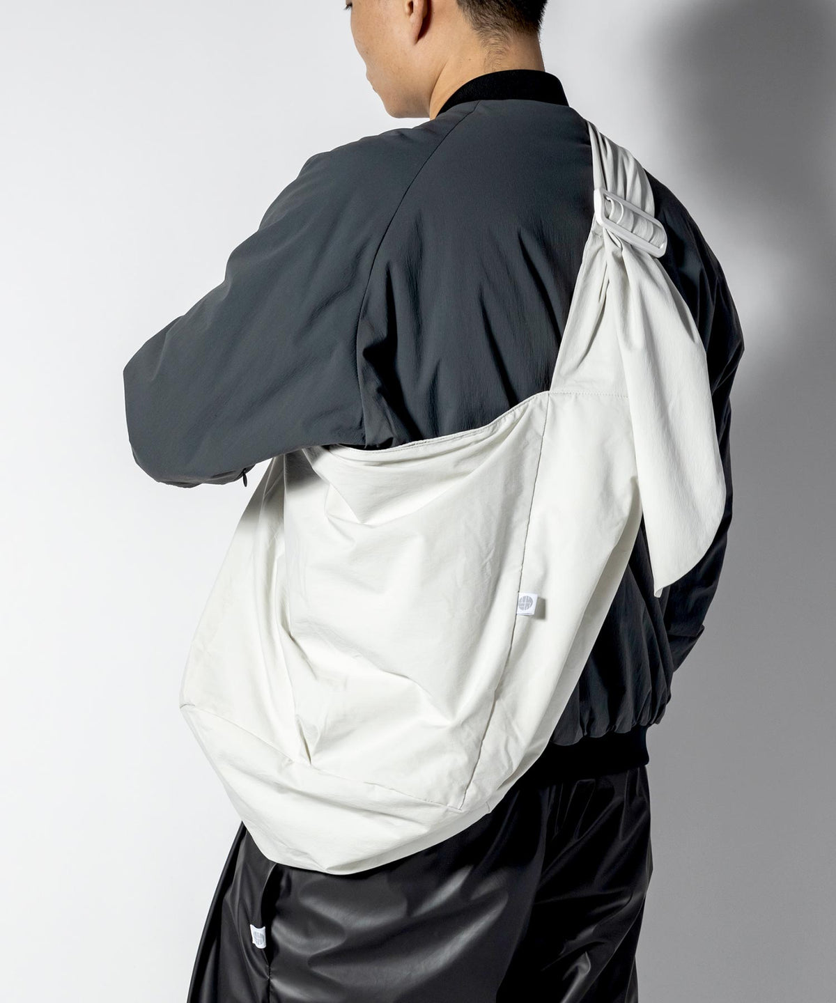【MENS】フロシキバッグ ≪ブラック・グレー・カーキ・オフブラック・オフホワイト≫ ショルダーバッグ Furoshiki bag / Karu-Stretch Taffeta II / アルクフェニックス