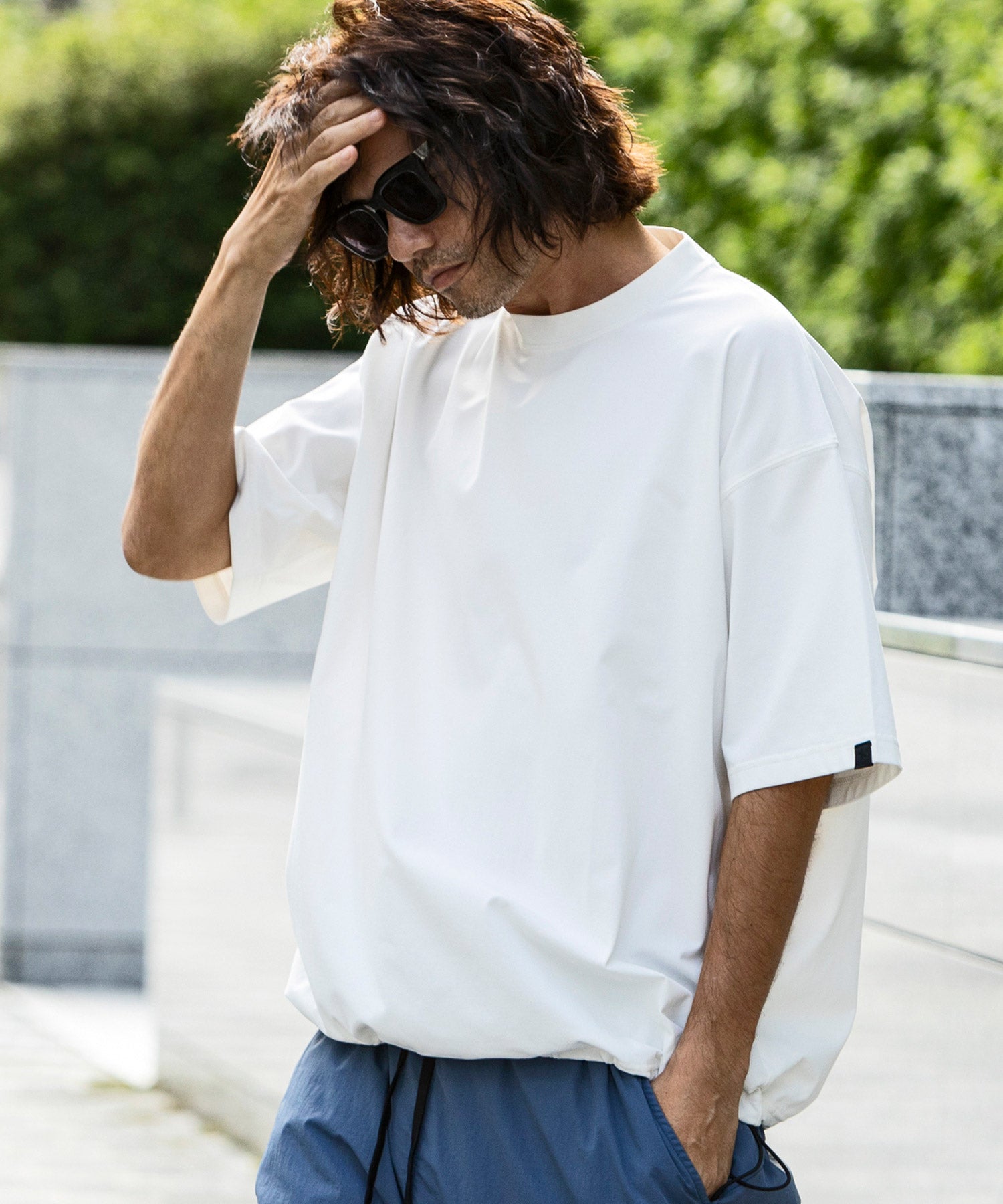 HERMÈS ホワイト Tシャツ ドローストリング付き Hermes T-Shirt - Flat White | REPRESENT