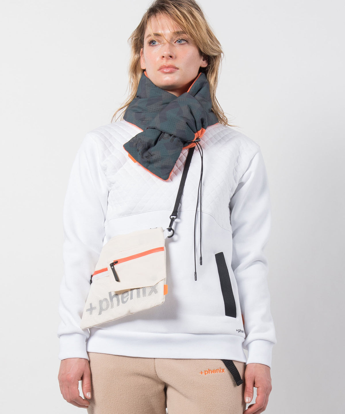 【WOMENS】キルトスウェットプルオーバー Quilted Sweat Pullover テックウェア アーバンアウトドア 高機能ウェア +phenix(プラスフェニックス)