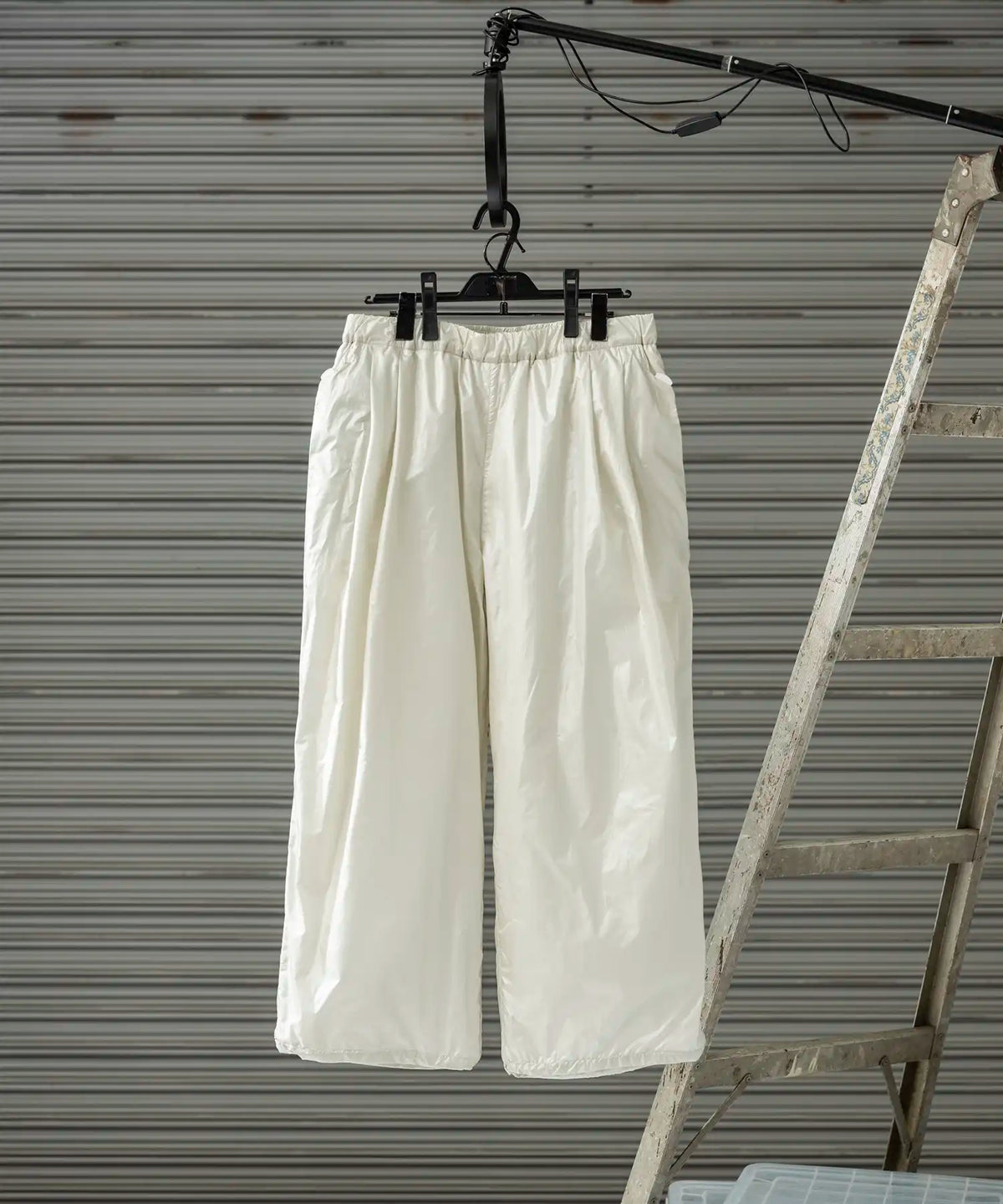 【MENS】ワイドパンツ 中綿入りロングパンツ Insulated air wide pants / Brilliance shade down proof / アルクフェニックス