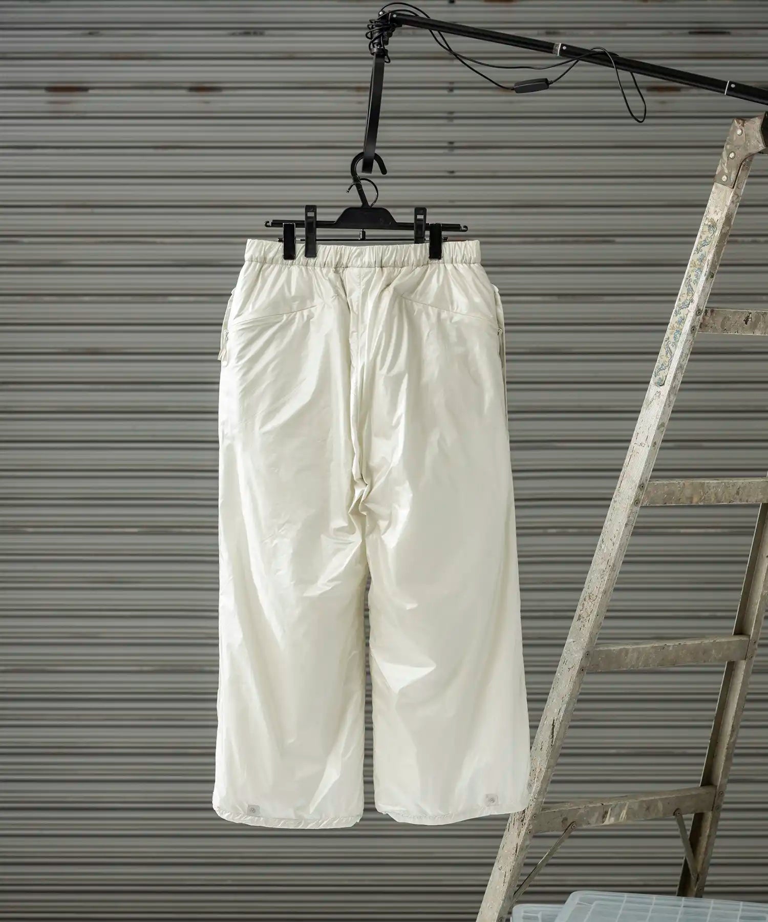 【MENS】ワイドパンツ 中綿入りロングパンツ Insulated air wide pants / Brilliance shade down proof / アルクフェニックス