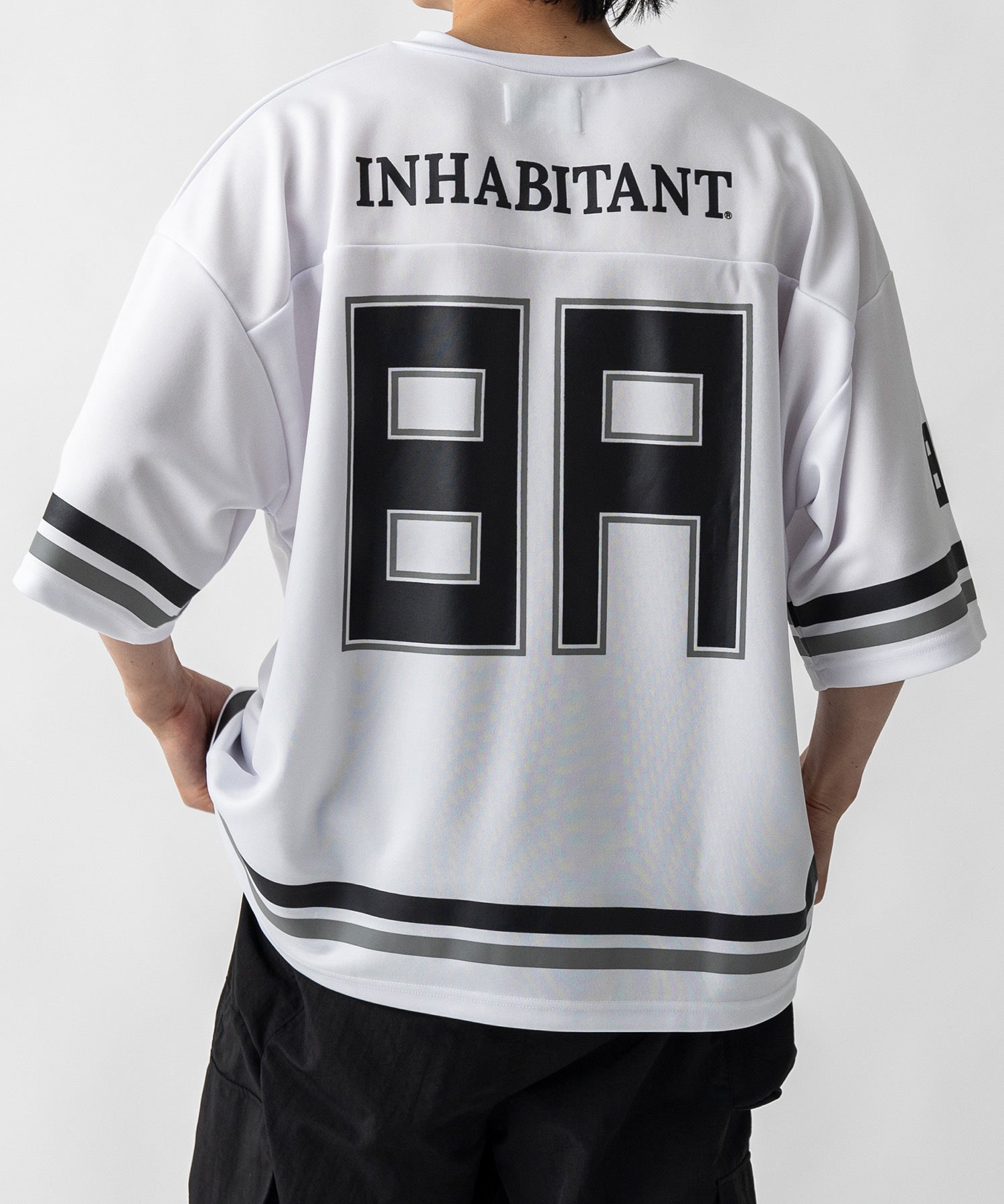 【MENS】ビッグシルエット フロントナンバリングプリント 半袖フットボールTシャツ /inhabitant(インハビタント)