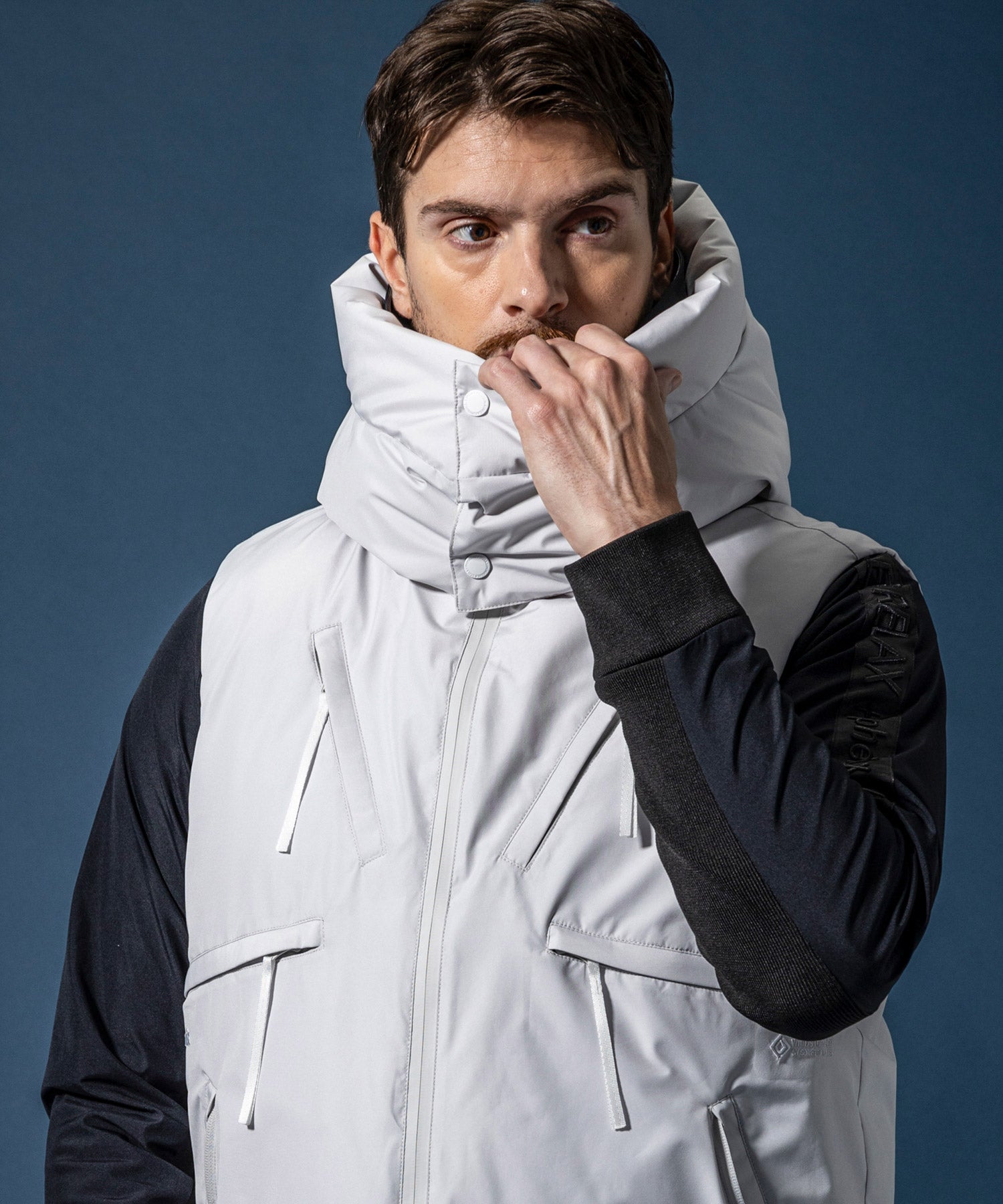 【MENS】GTX DOWN VEST ダウンベスト / WINDSTOPPER(R) プロダクト by GORE-TEX LABS /ウィンドストッパー/ゴアテックス/1PIU1UGUALE3 RELAX × +phenix(ウノピゥウノウグァーレトレ リラックス)